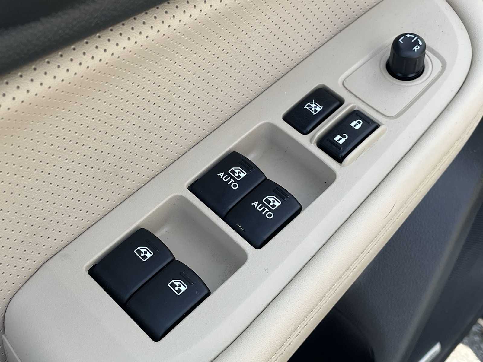 Thumbnail: 2016 Subaru Outback - 14