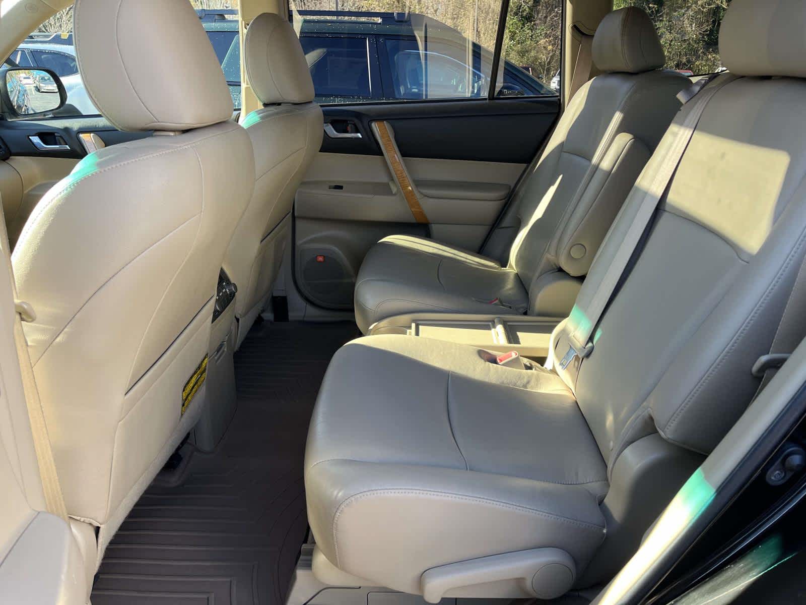 Thumbnail: 2010 Toyota Highlander - 11