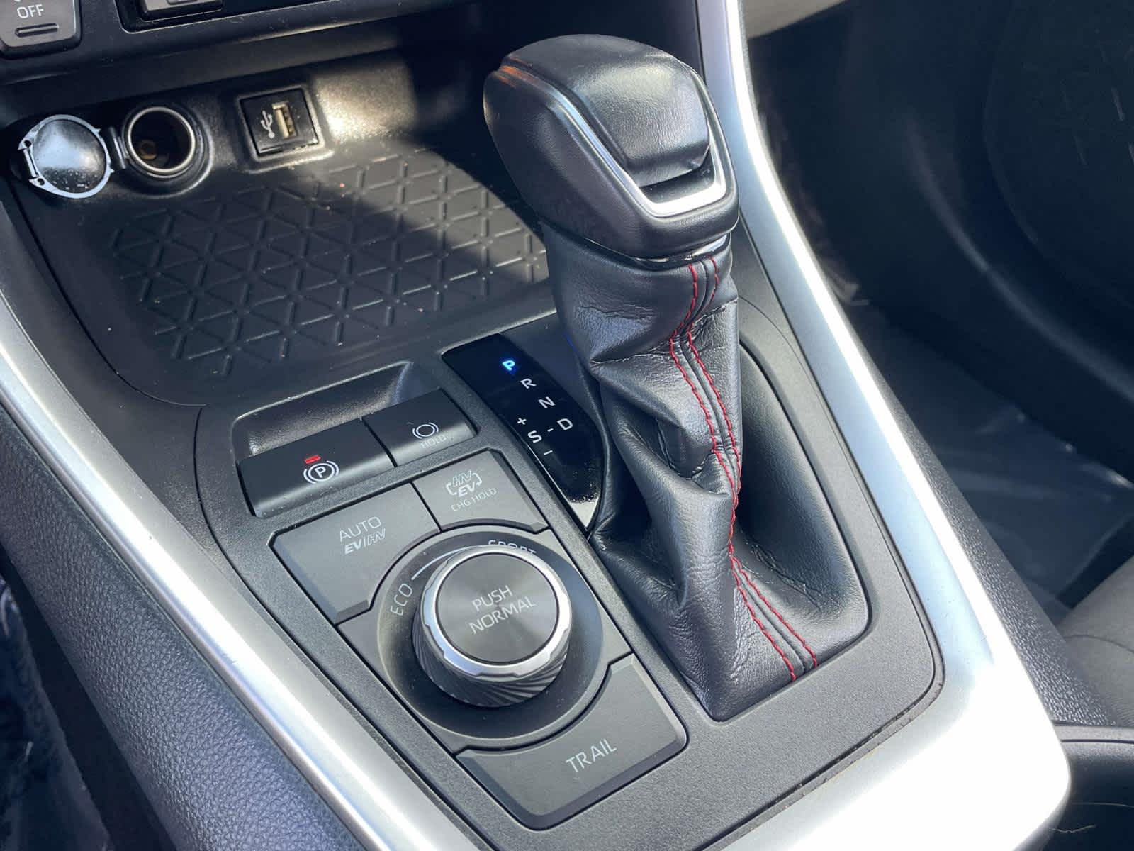 Thumbnail: 2023 Toyota RAV4 - 21