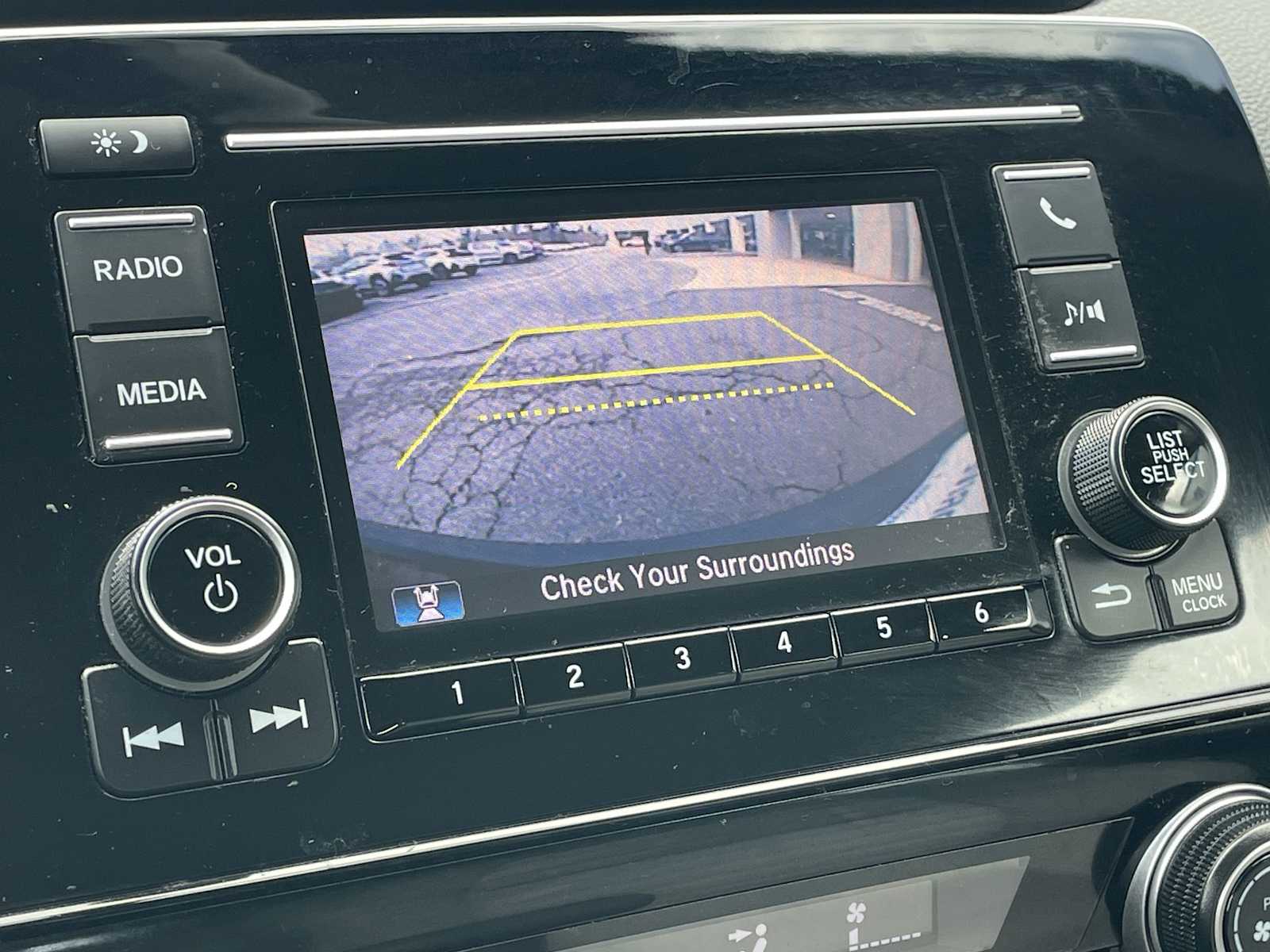 Thumbnail: 2018 Honda CR-V - 17