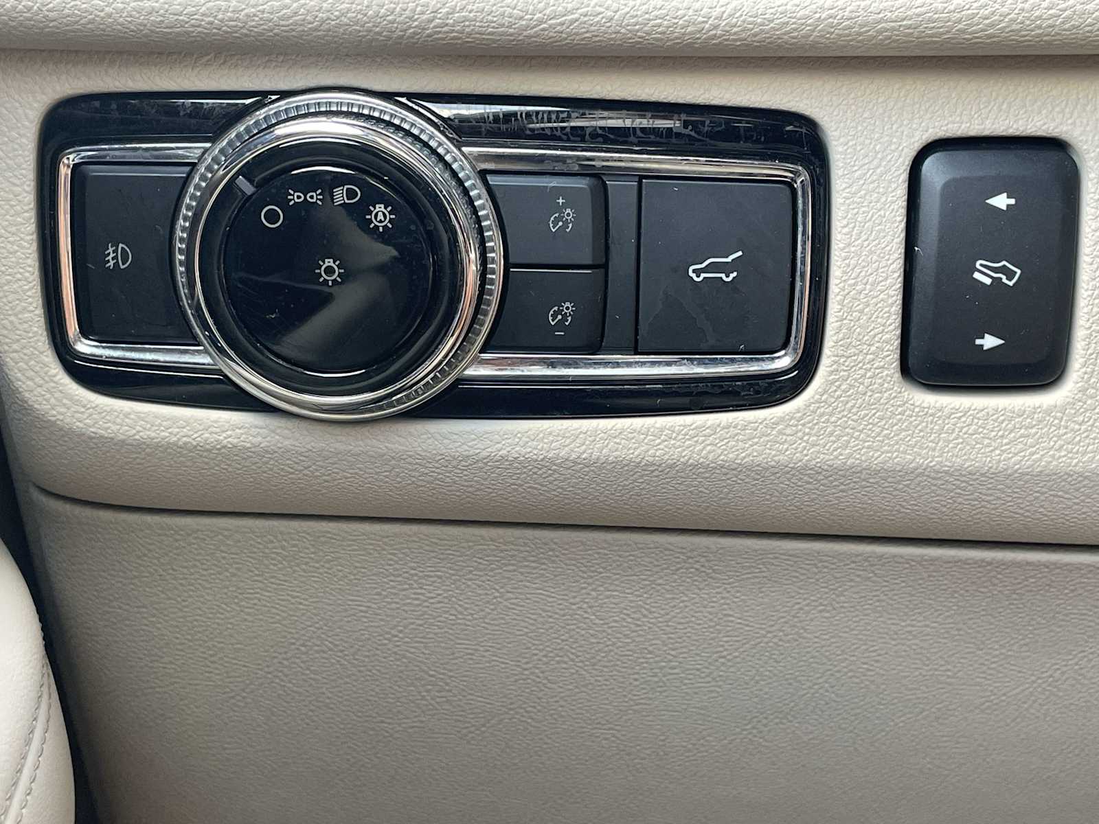 Thumbnail: 2019 Lincoln Navigator - 26