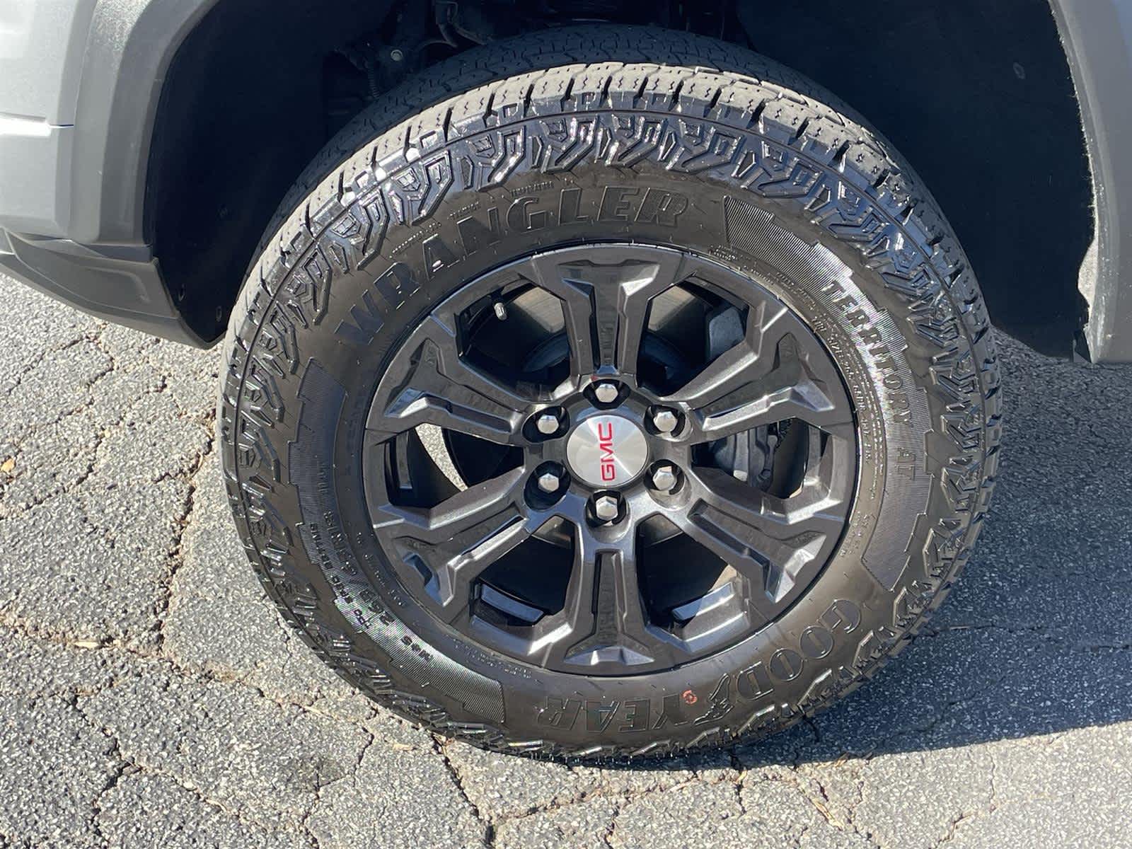 Thumbnail: 2024 GMC Canyon - 15