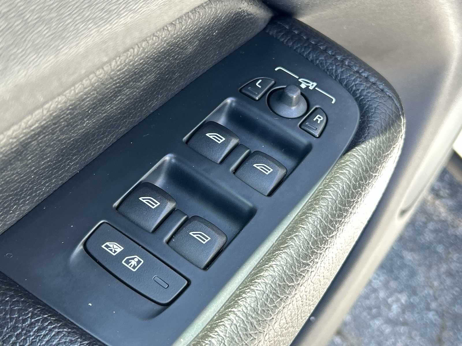 Thumbnail: 2019 Volvo XC60 - 13