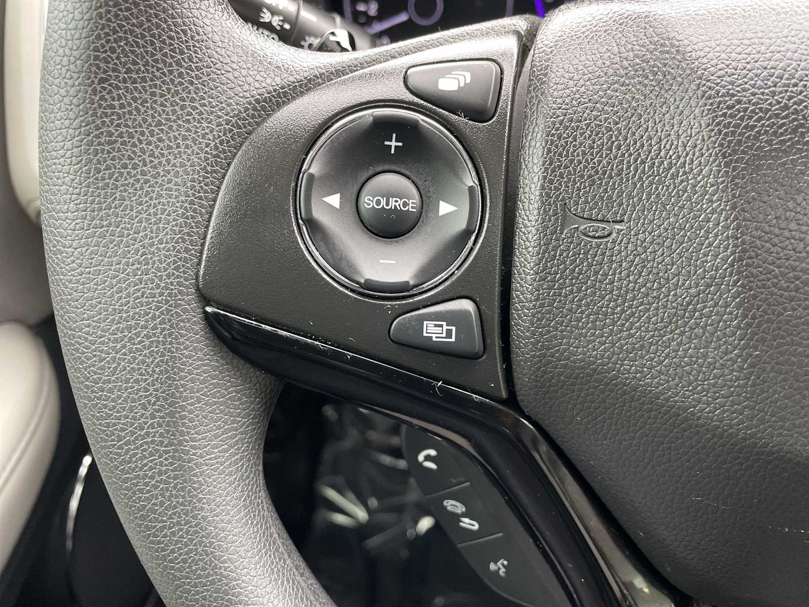 Thumbnail: 2018 Honda HR-V - 15