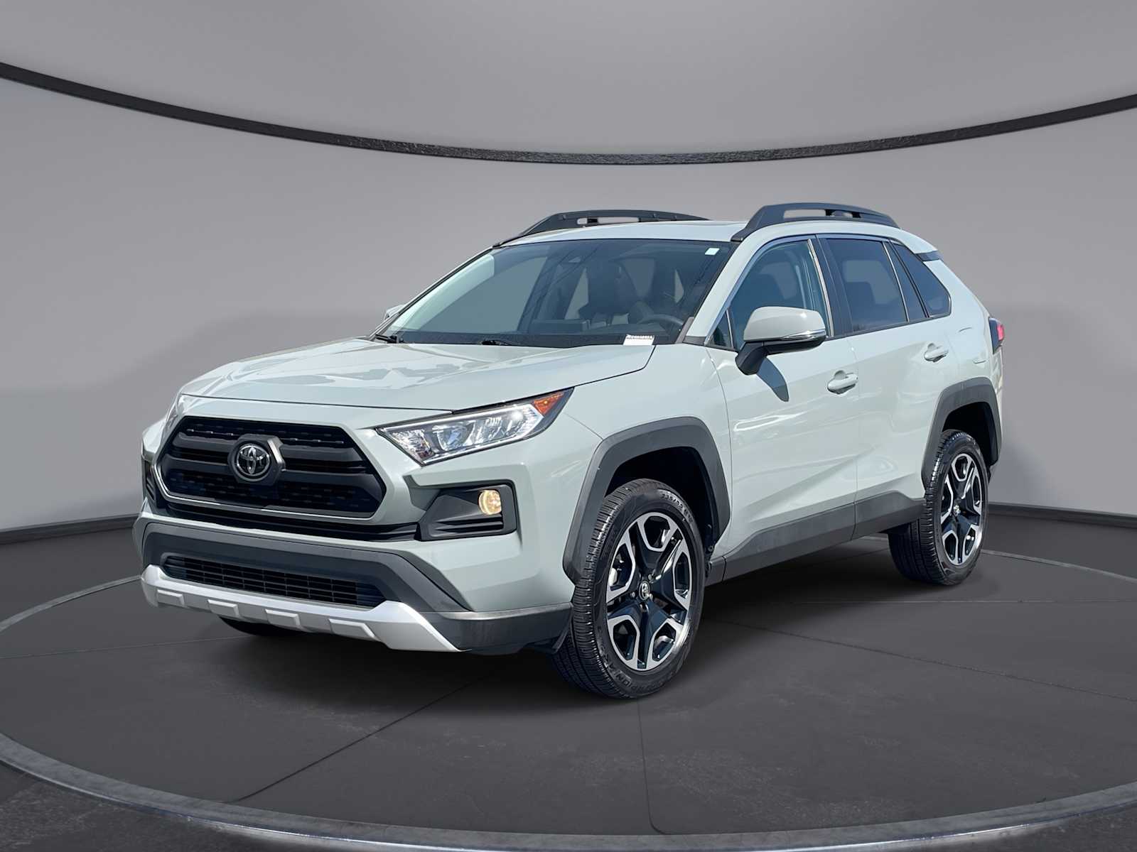 Thumbnail: 2019 Toyota RAV4 - 1