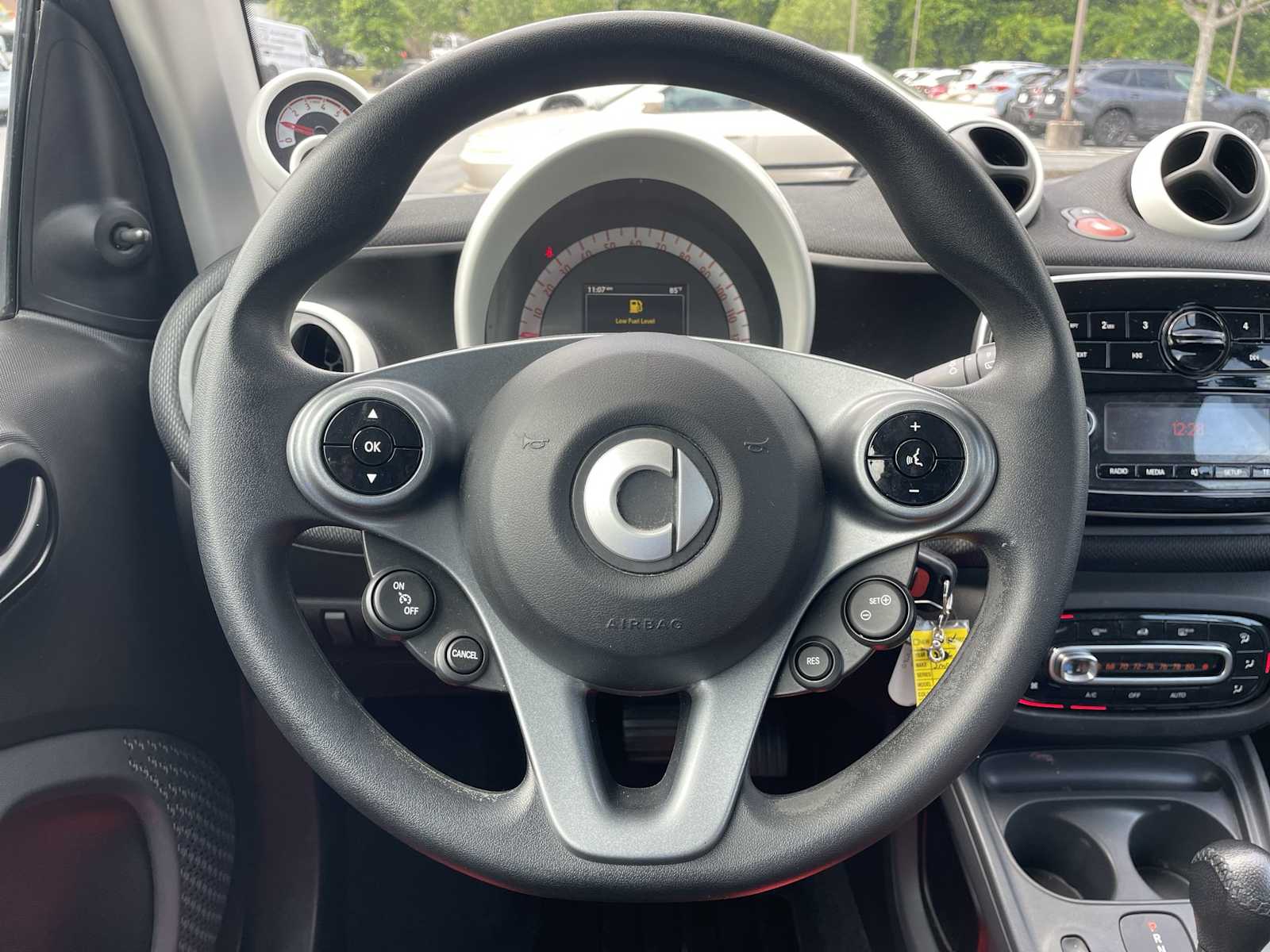 Thumbnail: 2016 smart fortwo - 12