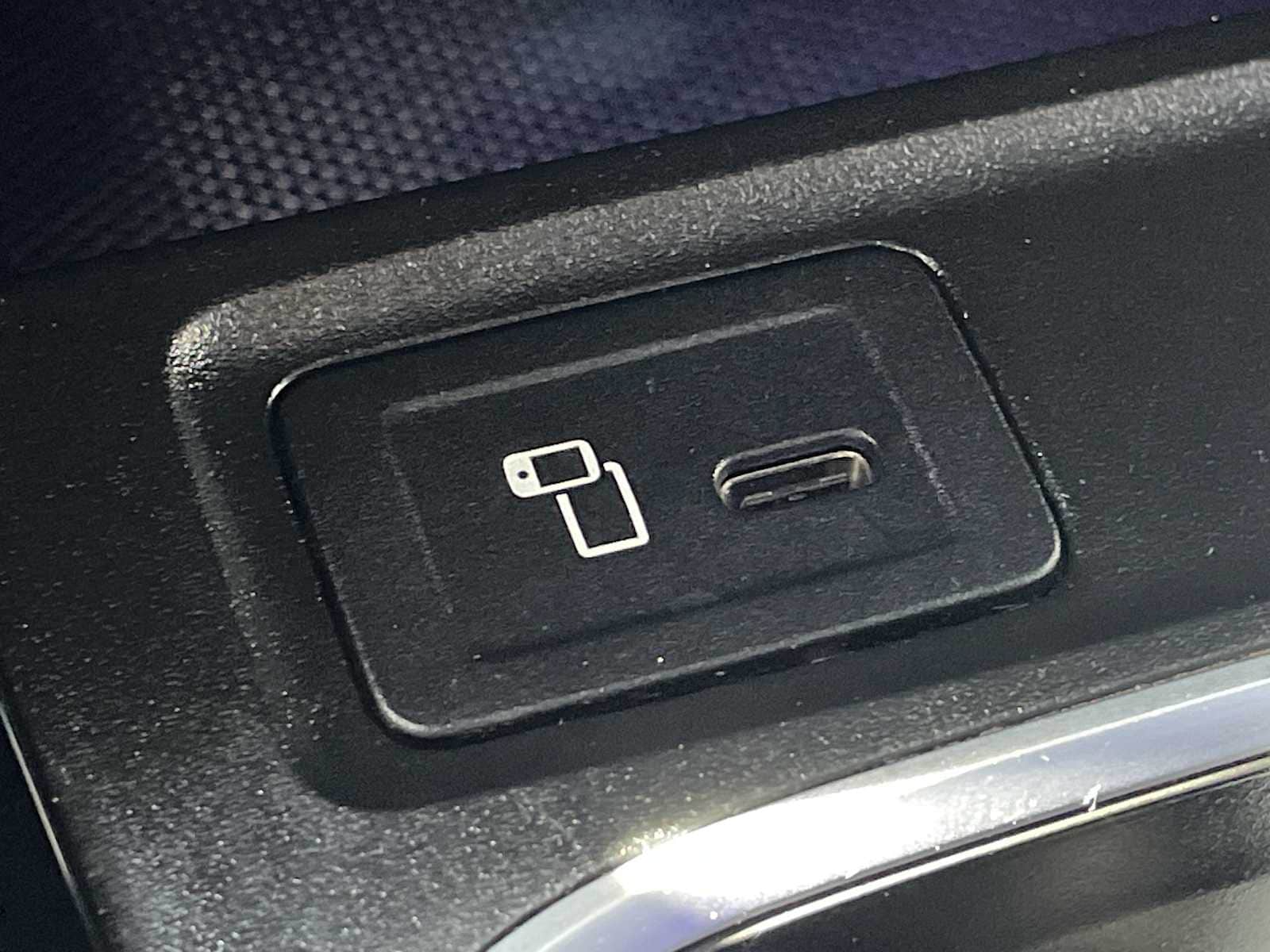 Thumbnail: 2023 Mercedes-Benz EQB - 22