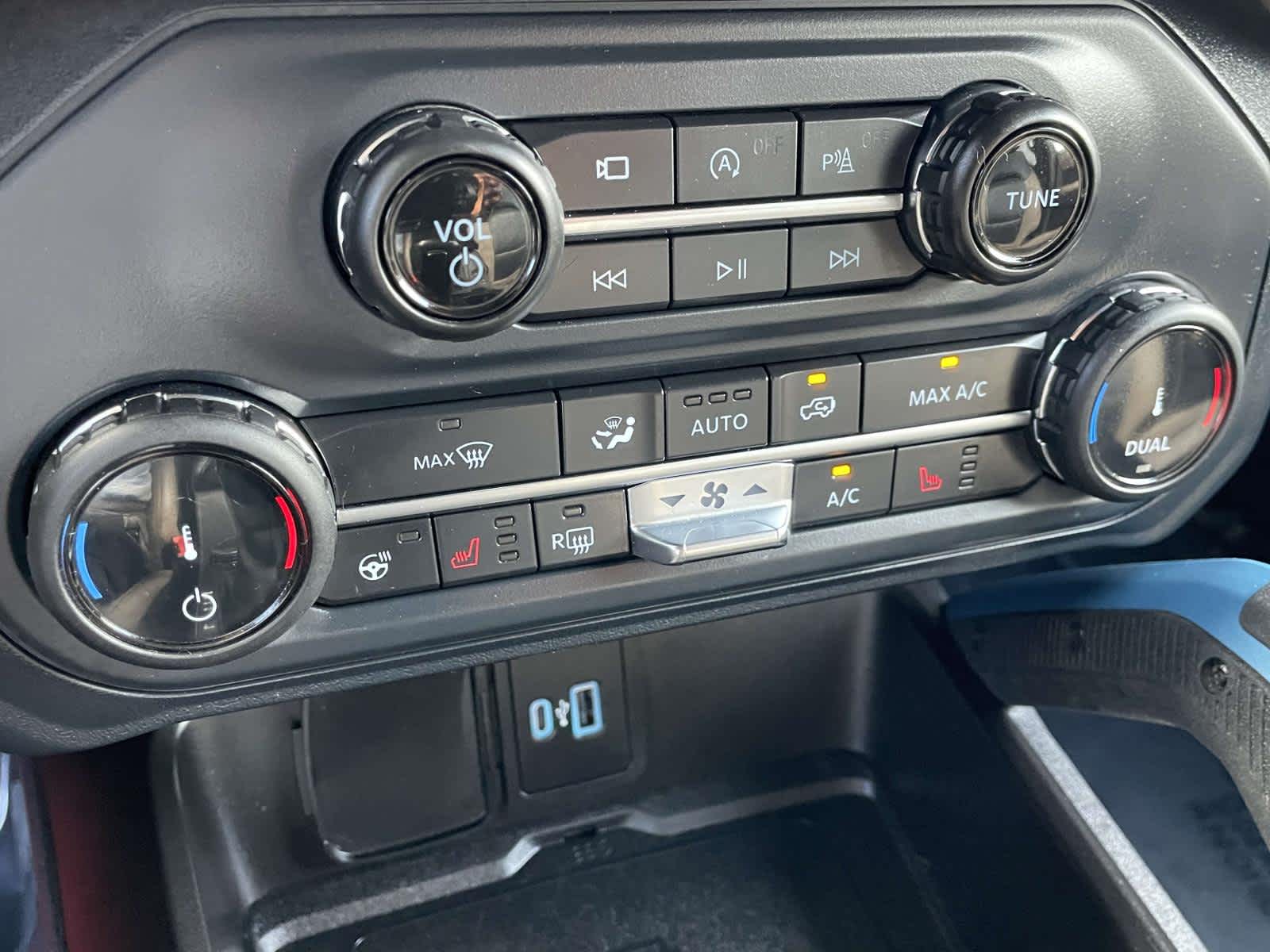 Thumbnail: 2022 Ford Bronco - 23