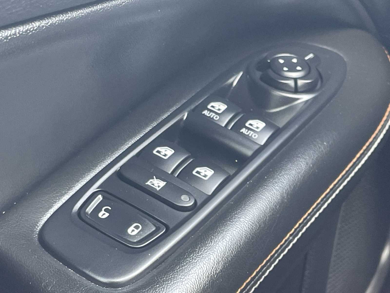Thumbnail: 2018 Jeep Compass - 12