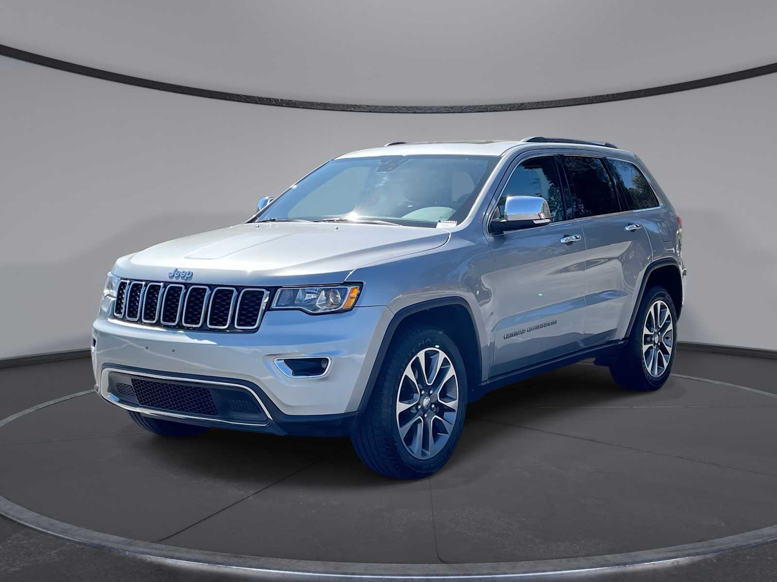 Thumbnail: 2018 Jeep Grand Cherokee - 1