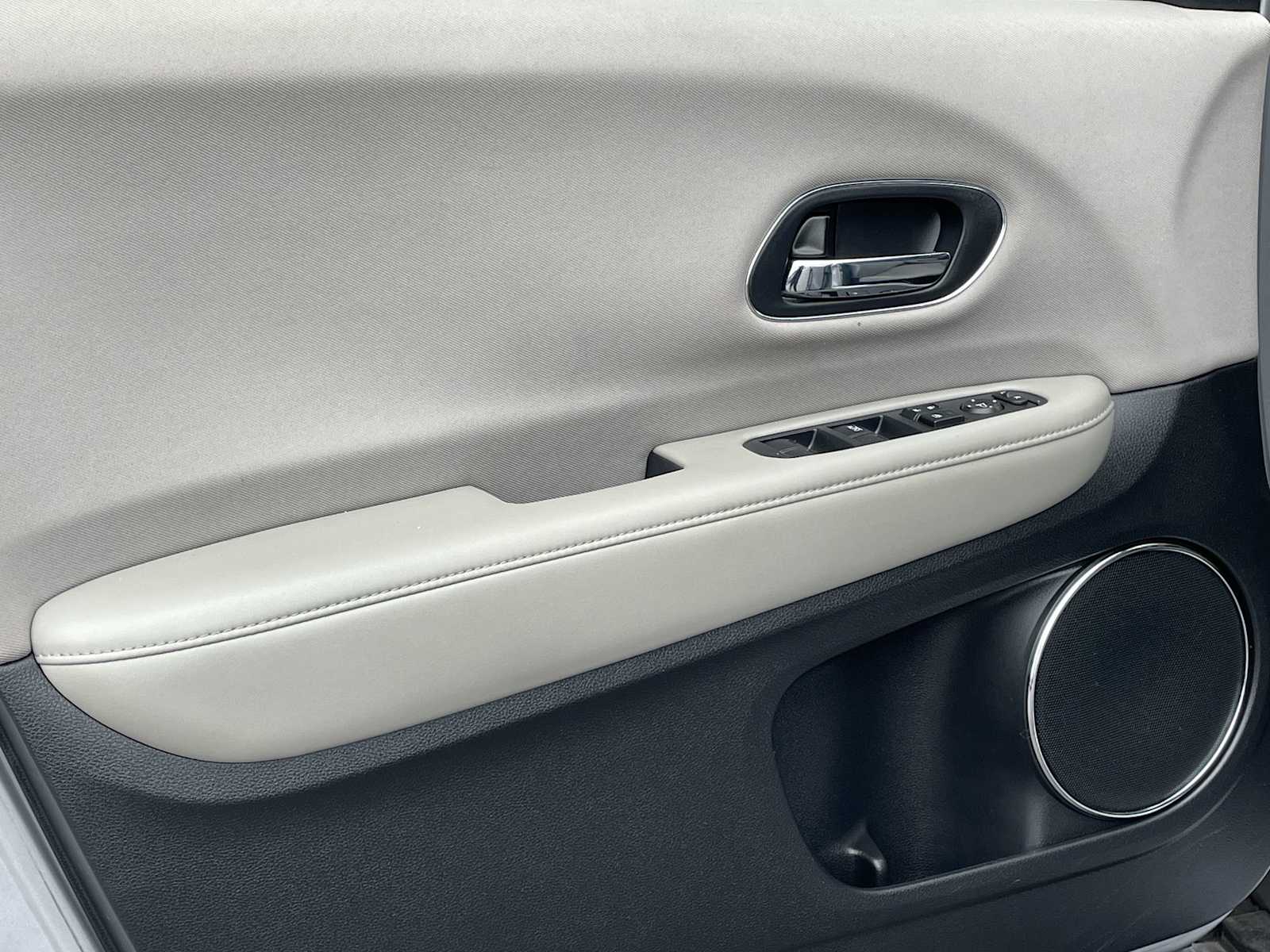 Thumbnail: 2018 Honda HR-V - 12