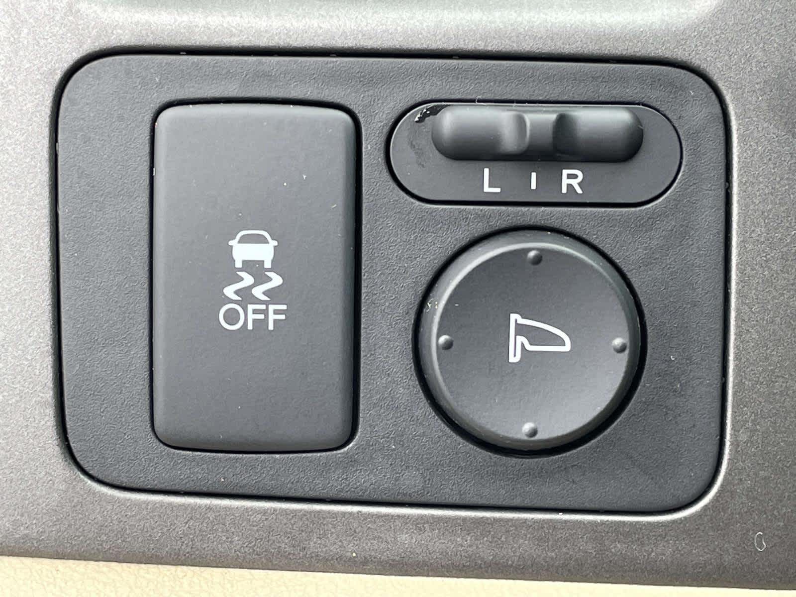 Thumbnail: 2011 Honda CR-V - 16