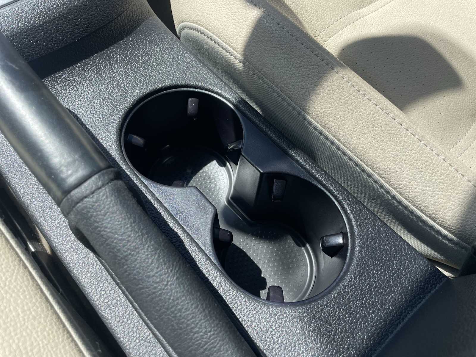 Thumbnail: 2012 Volkswagen Jetta - 22