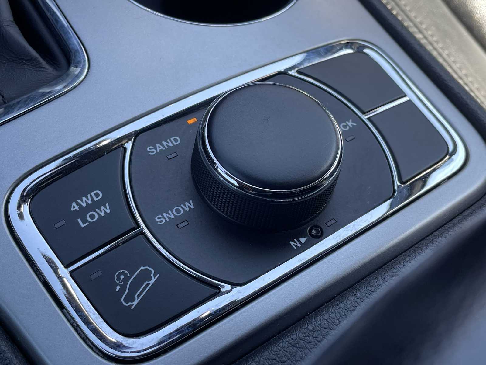 Thumbnail: 2018 Jeep Grand Cherokee - 25