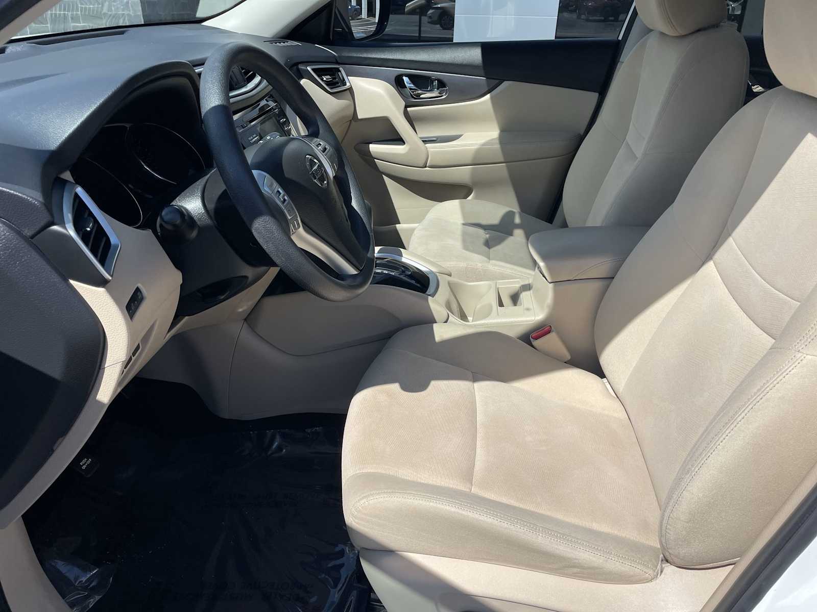 Thumbnail: 2016 Nissan Rogue - 10