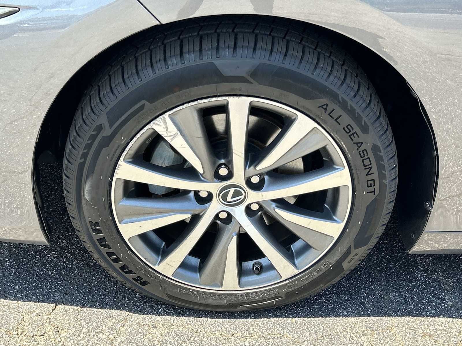 Thumbnail: 2020 Lexus ES - 7