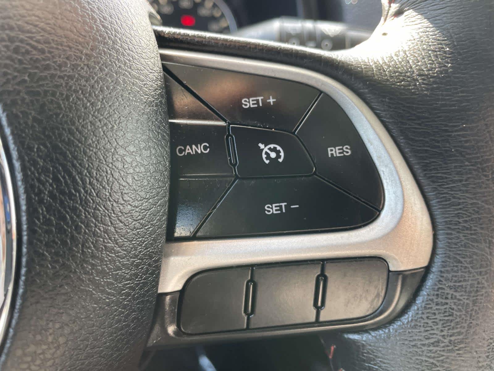 Thumbnail: 2016 Jeep Renegade - 16