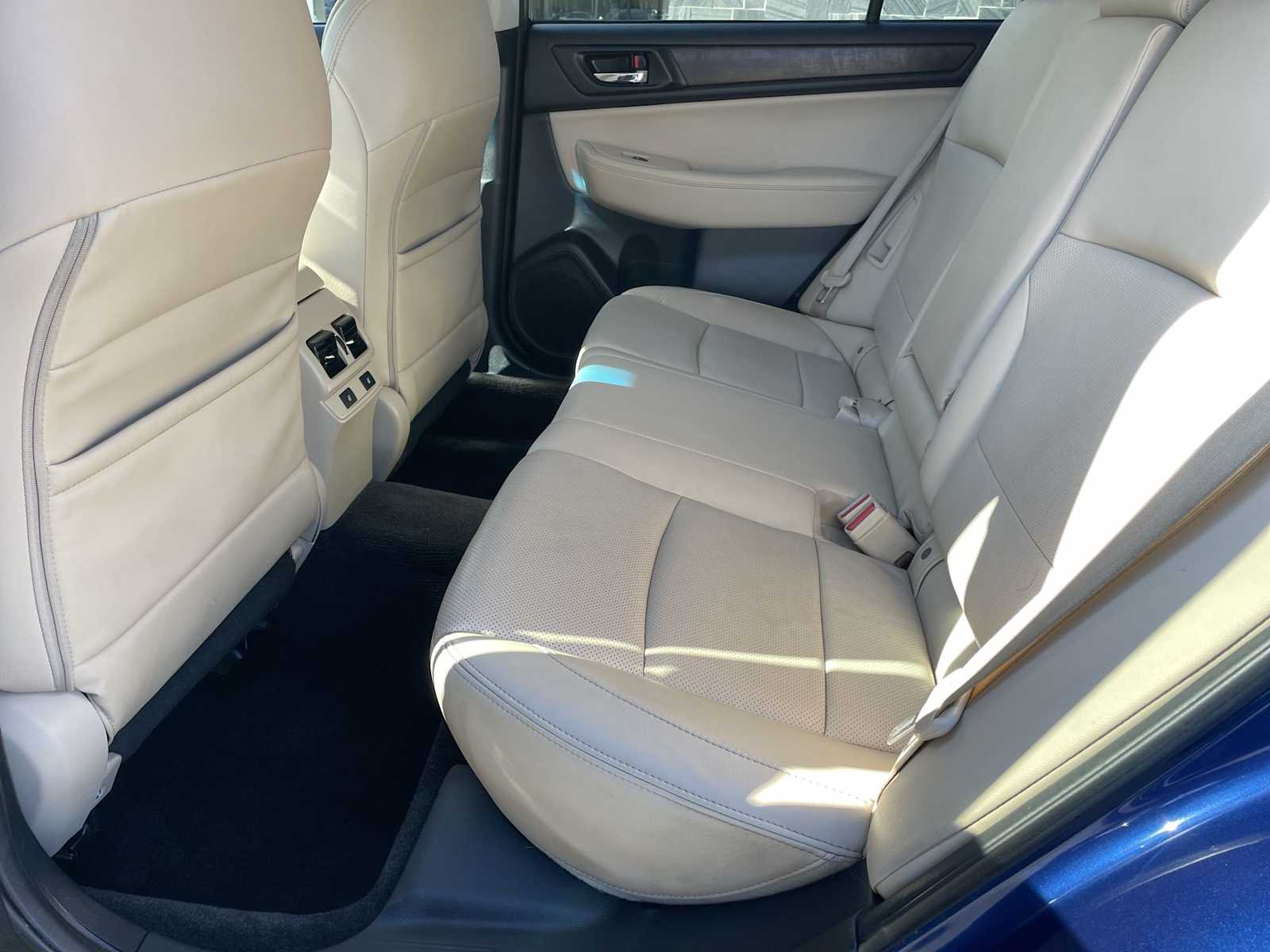 Thumbnail: 2015 Subaru Outback - 16