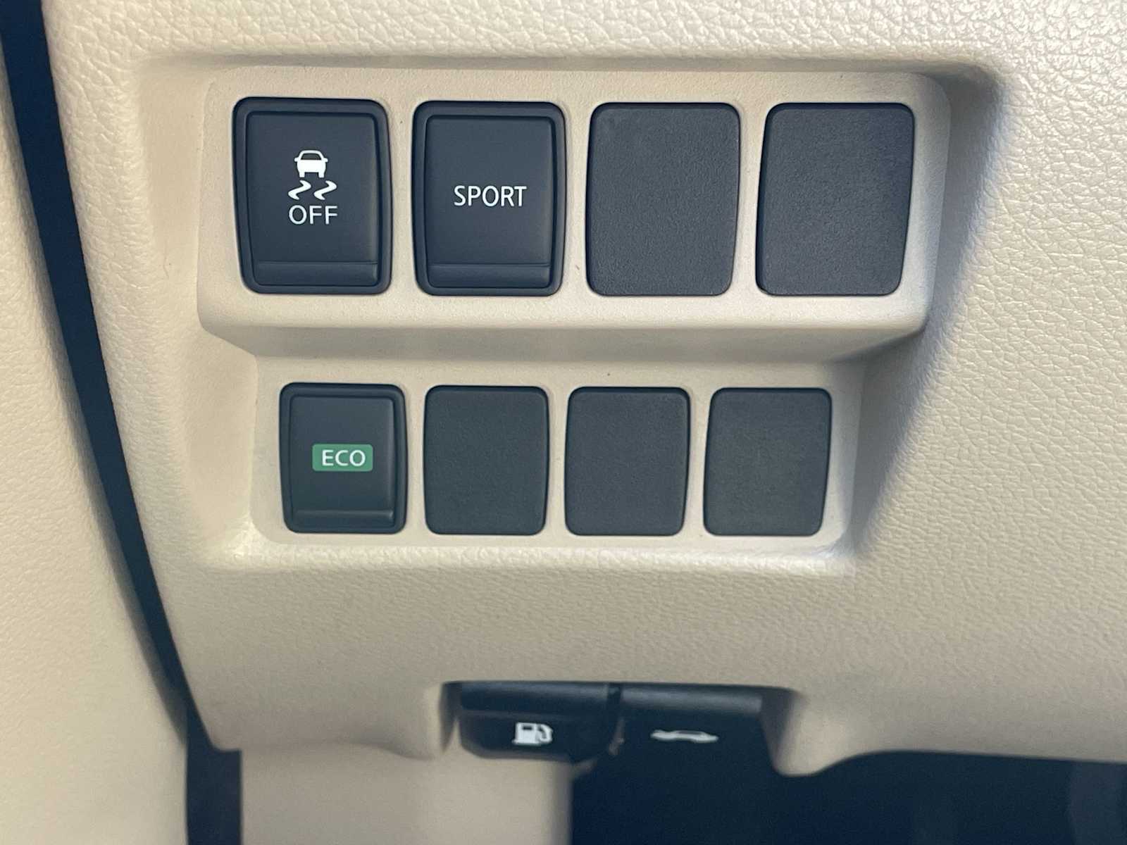 Thumbnail: 2016 Nissan Rogue - 22