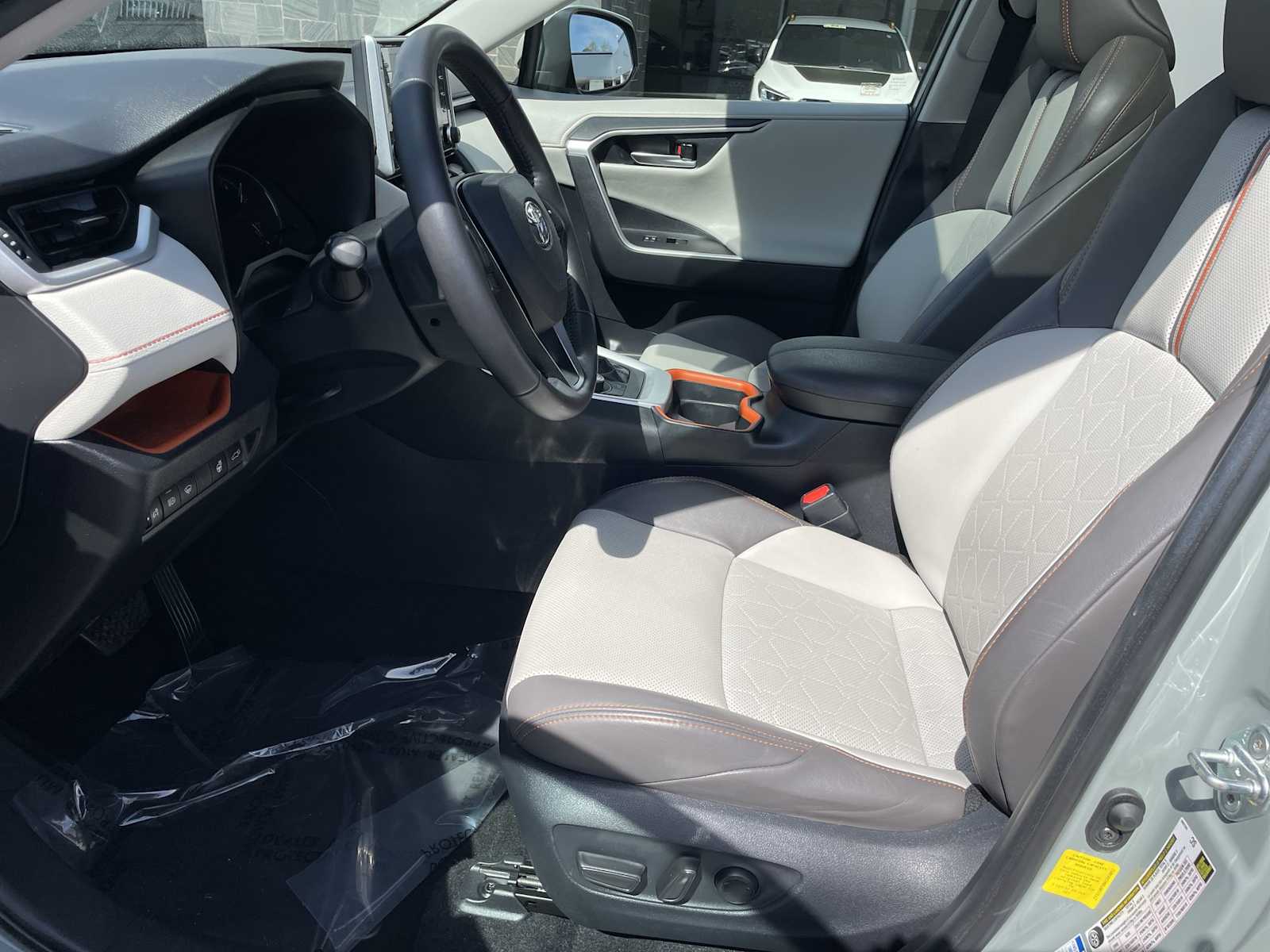 Thumbnail: 2019 Toyota RAV4 - 10