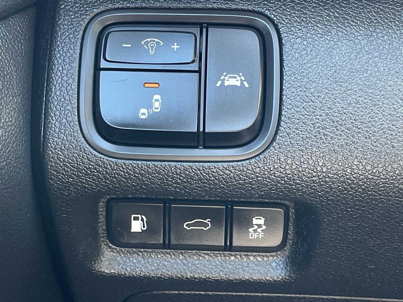 Thumbnail: 2020 Kia Optima - 23