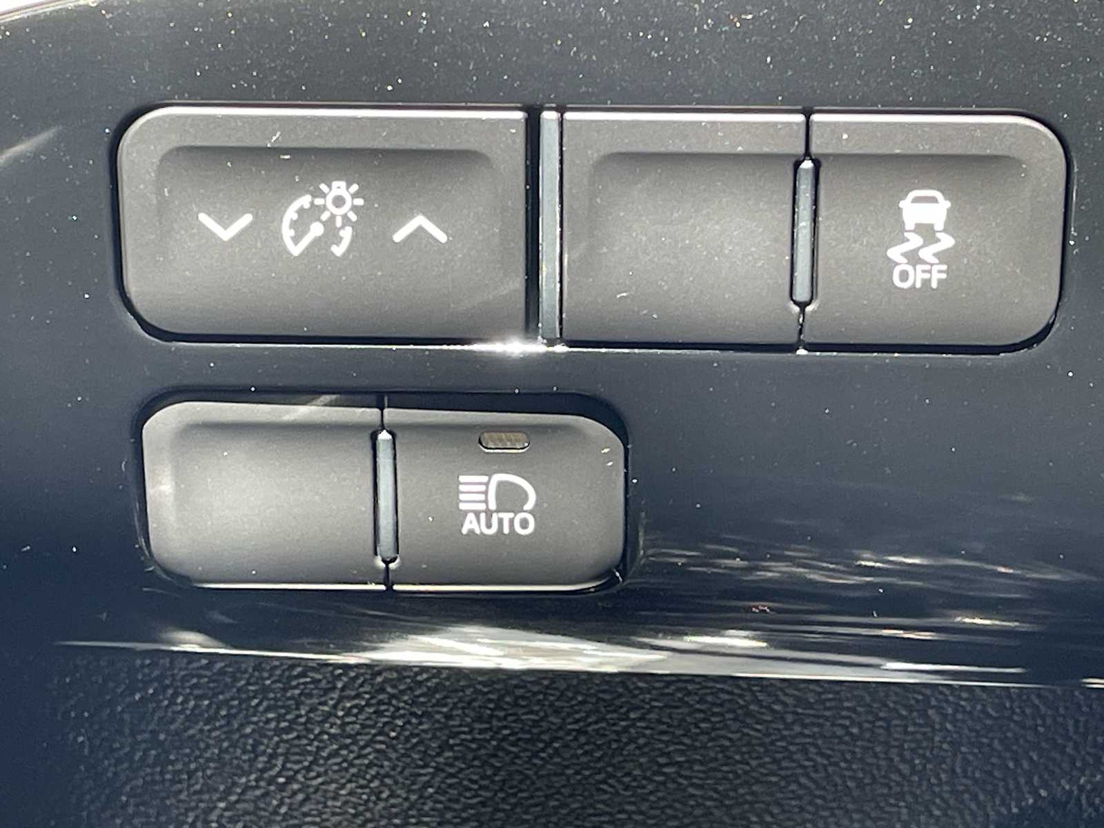 Thumbnail: 2016 Toyota Prius - 24