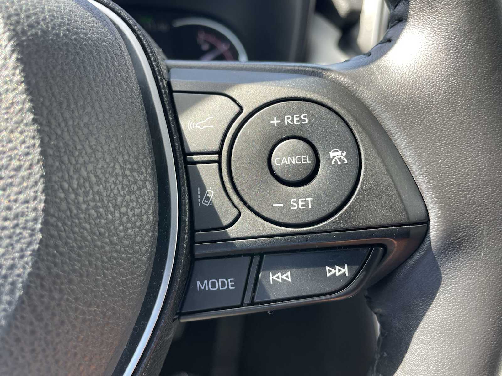 Thumbnail: 2019 Toyota RAV4 - 17