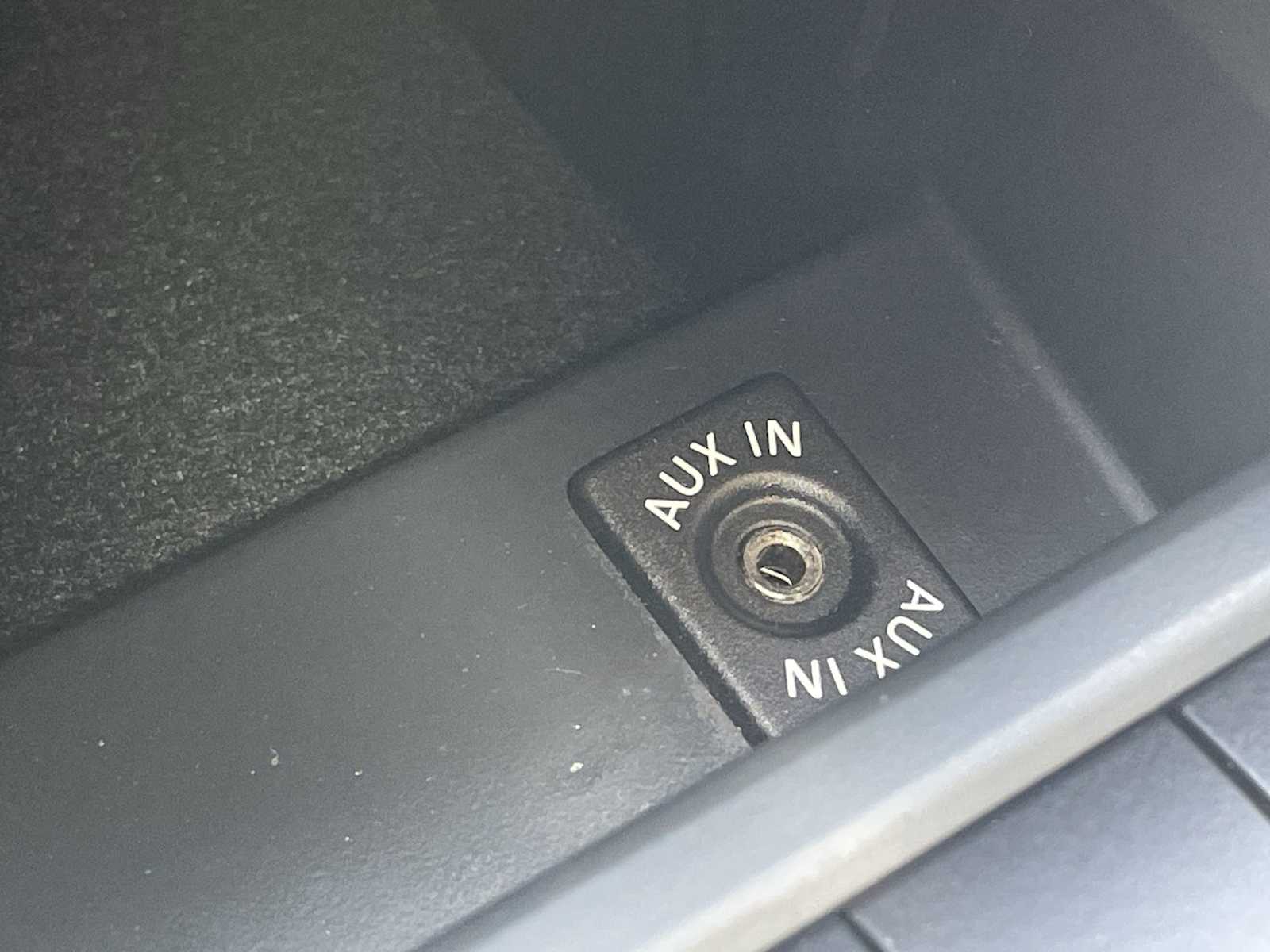 Thumbnail: 2012 Volkswagen Jetta - 21