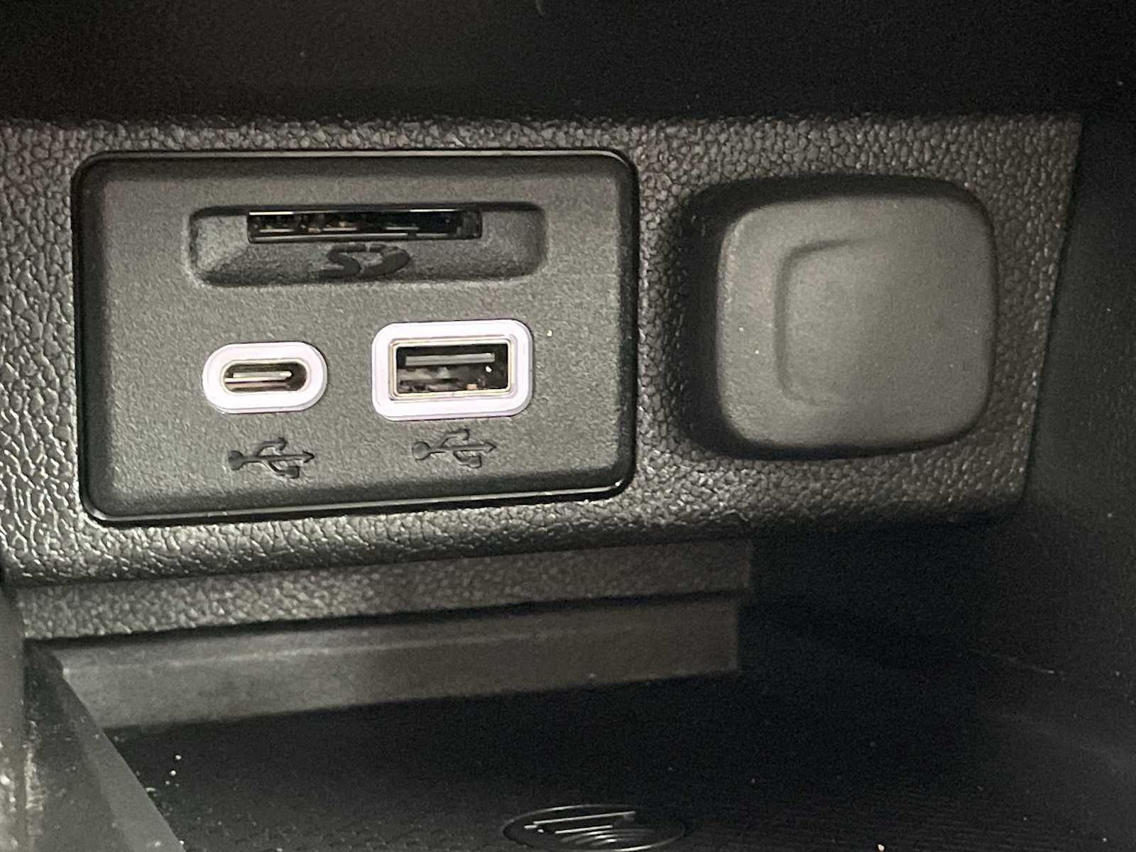 Thumbnail: 2022 Chevrolet Bolt EUV - 21