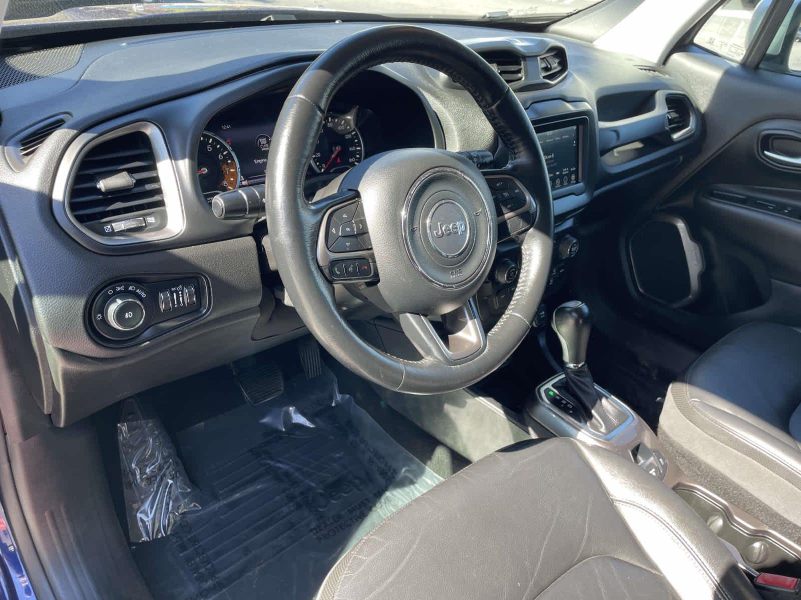 Thumbnail: 2018 Jeep Renegade - 17