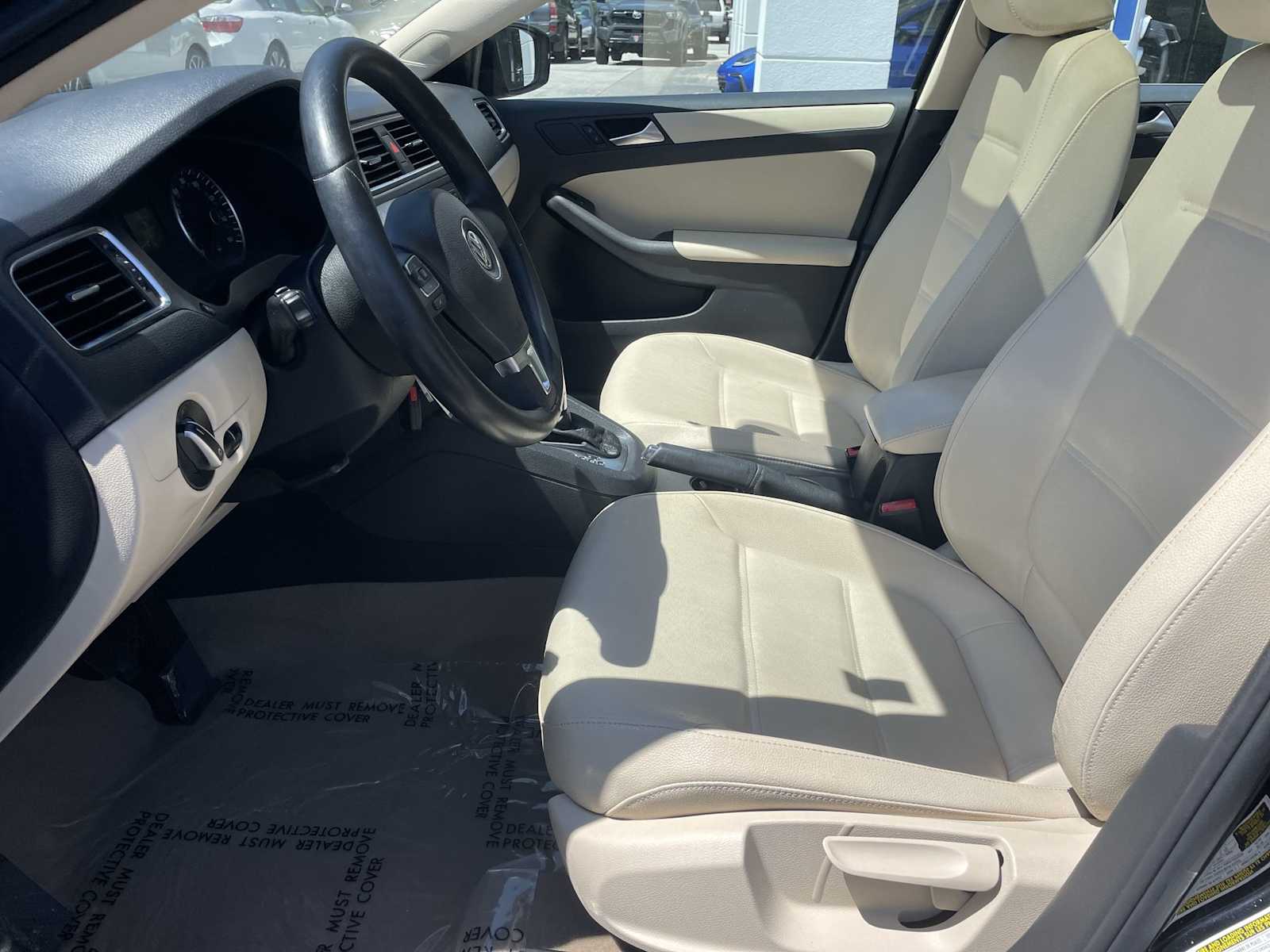 Thumbnail: 2012 Volkswagen Jetta - 10