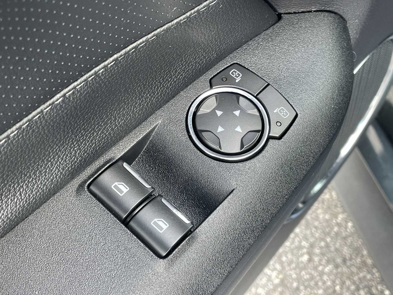 Thumbnail: 2015 Ford Mustang - 12