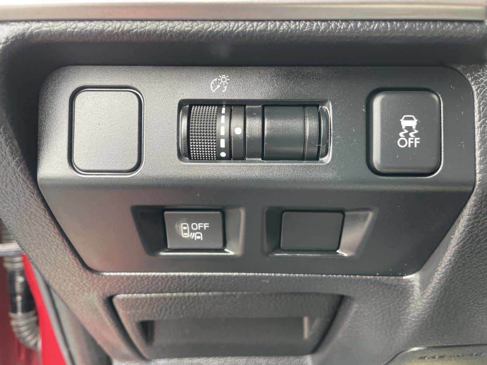 Thumbnail: 2016 Subaru Crosstrek - 16