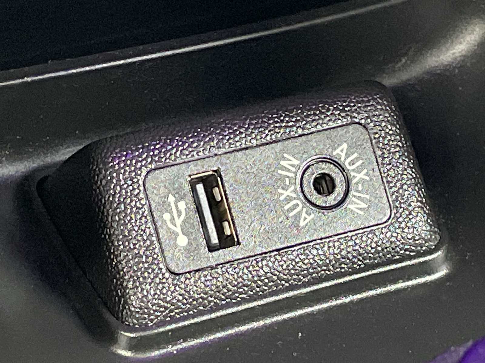 Thumbnail: 2013 MINI Cooper Hardtop - 23