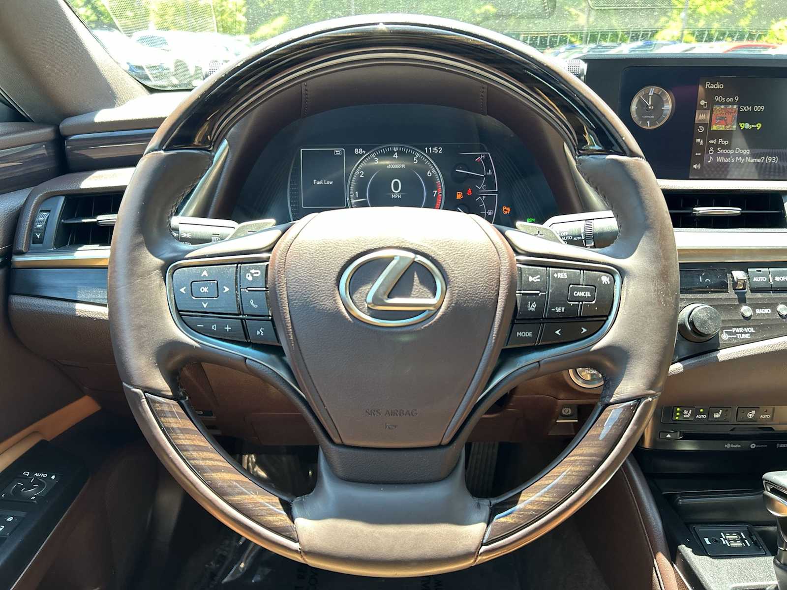 Thumbnail: 2020 Lexus ES - 14