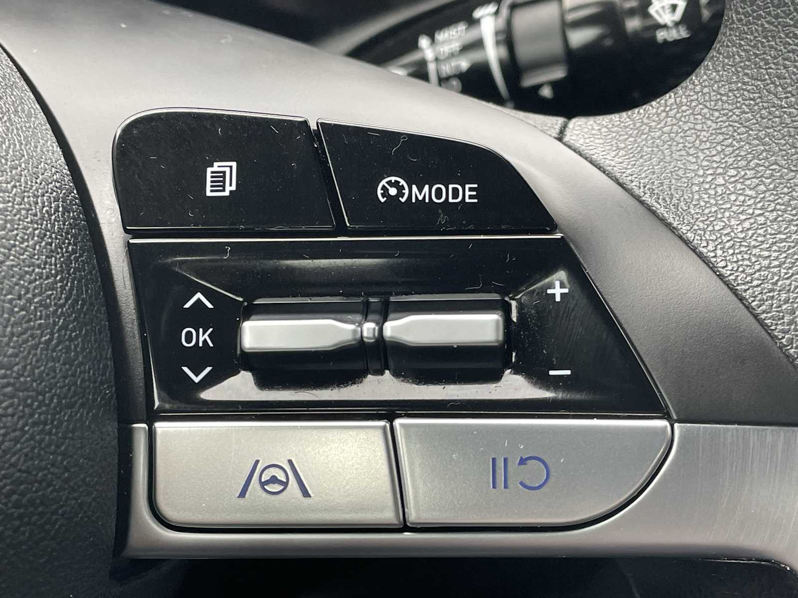 Thumbnail: 2022 Hyundai Elantra - 15