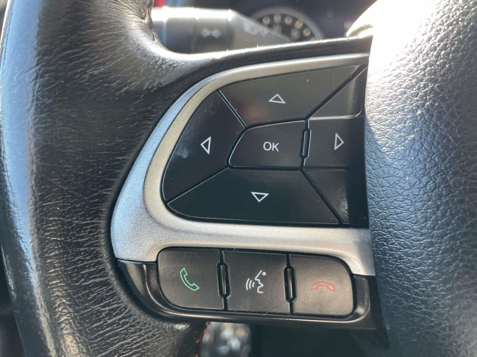 Thumbnail: 2016 Jeep Renegade - 15