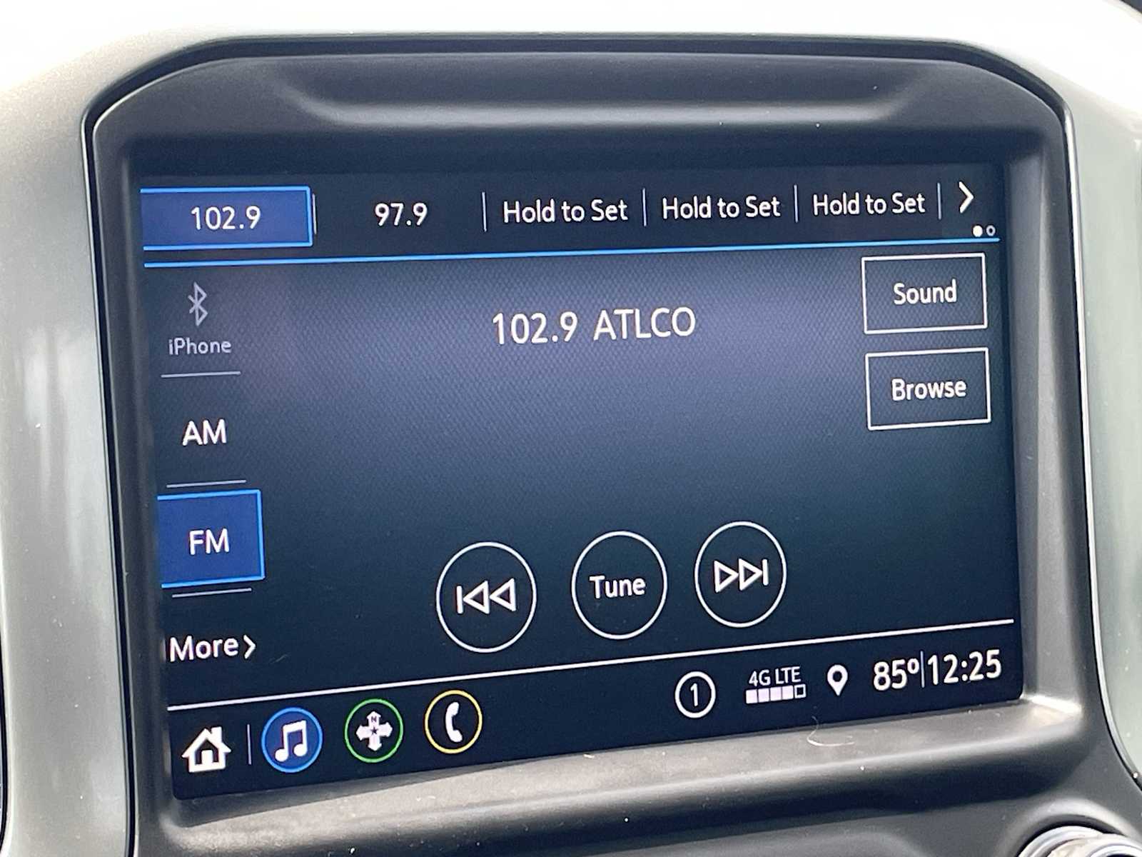 Thumbnail: 2019 Chevrolet Silverado 1500 - 19