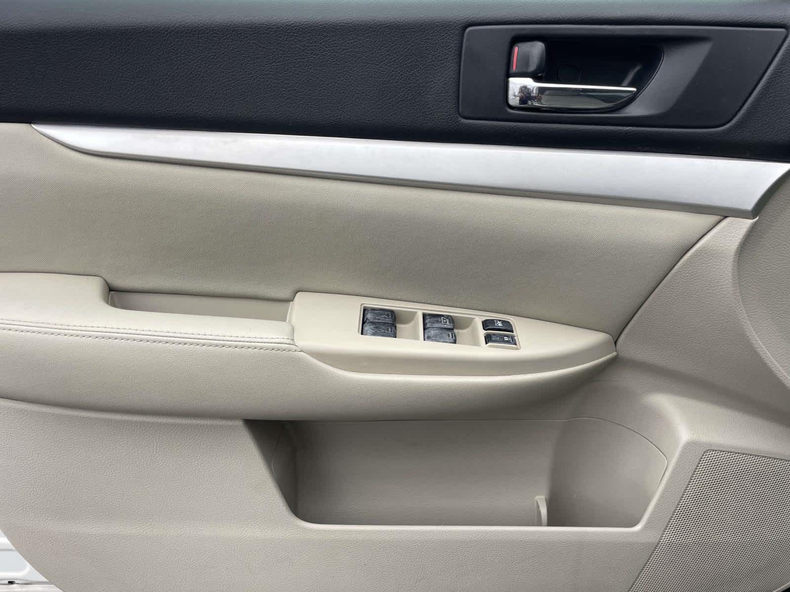 Thumbnail: 2011 Subaru Outback - 12