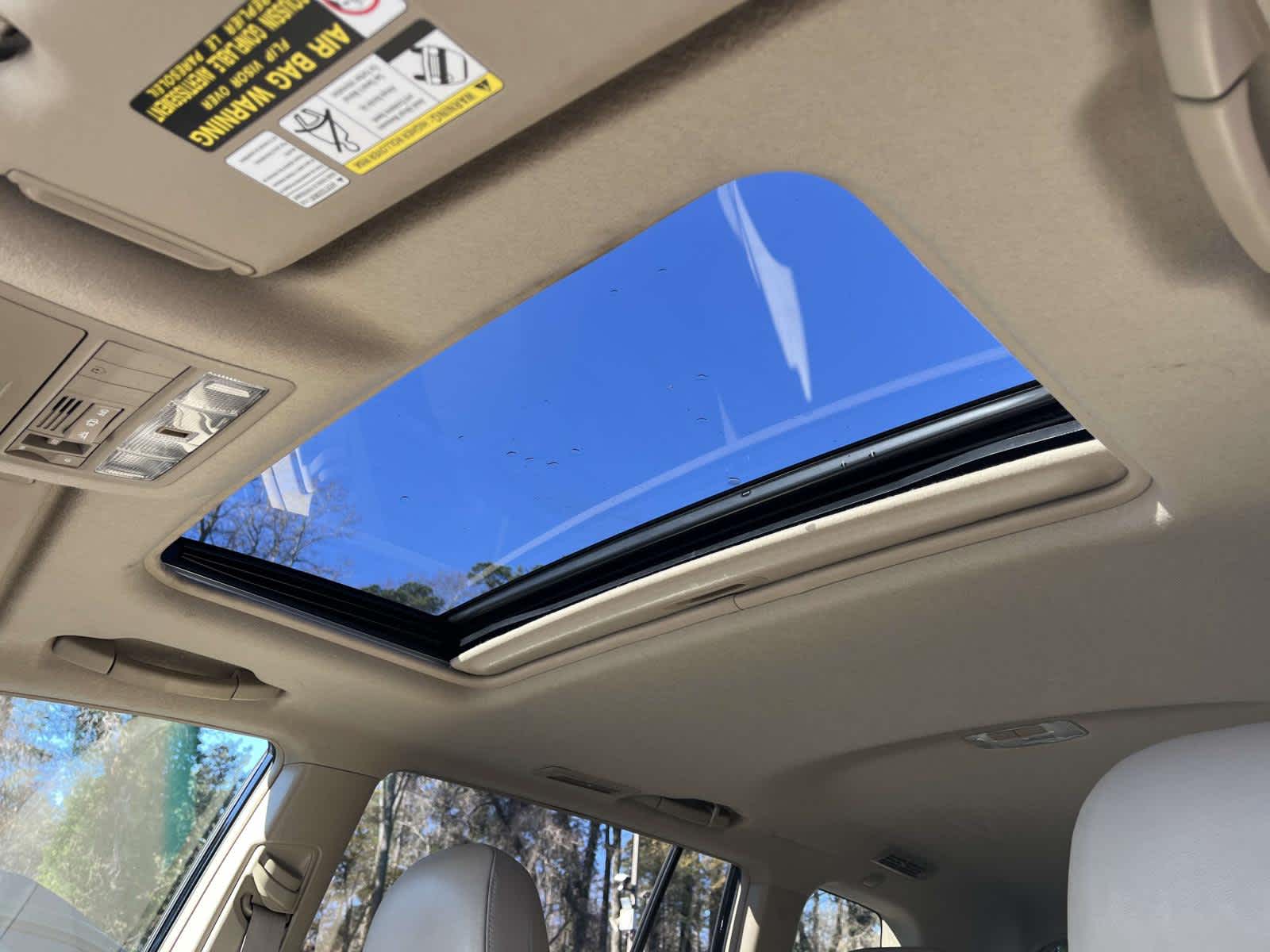 Thumbnail: 2010 Toyota Highlander - 17