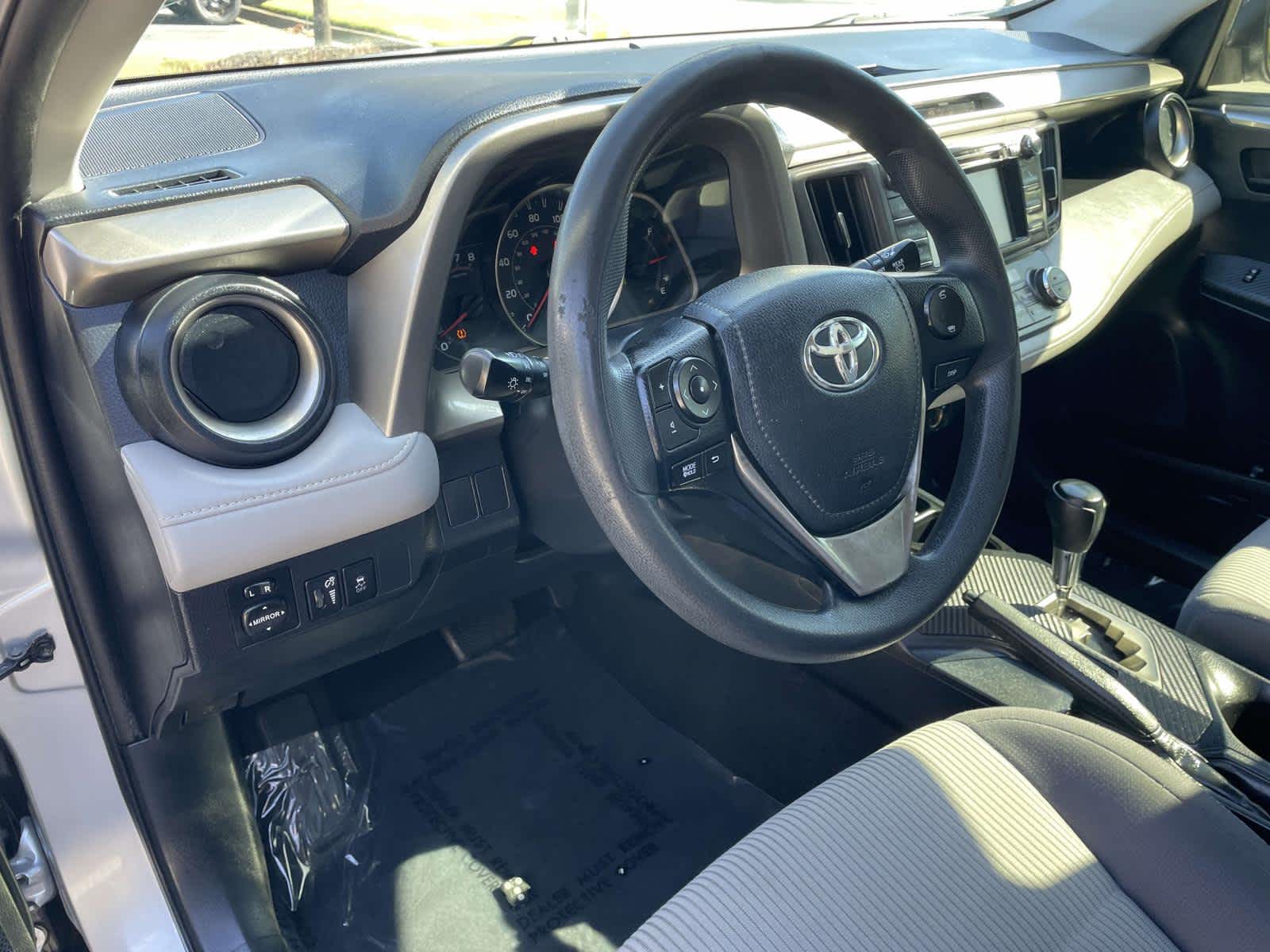 Thumbnail: 2013 Toyota RAV4 - 16