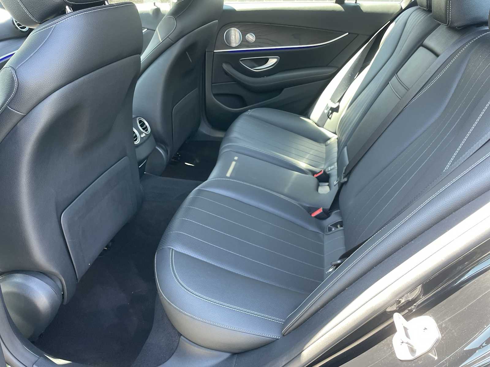 Thumbnail: 2020 Mercedes-Benz E-Class - 9