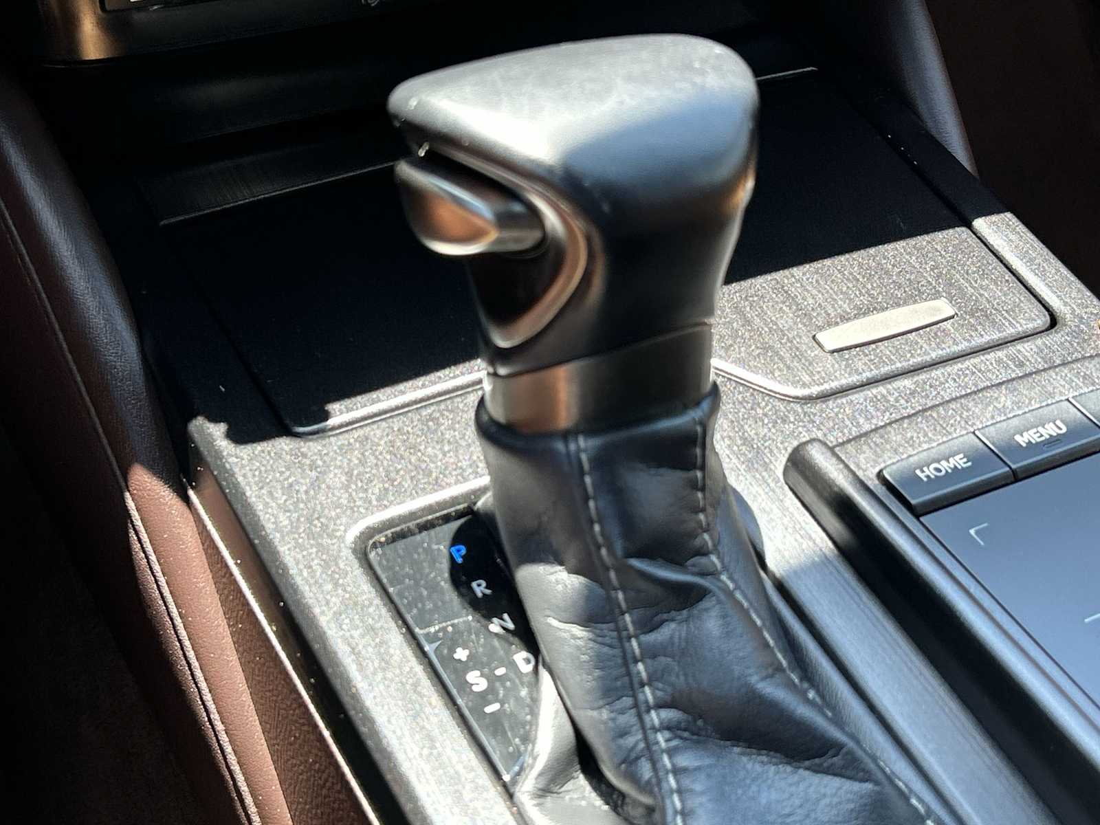 Thumbnail: 2020 Lexus ES - 21