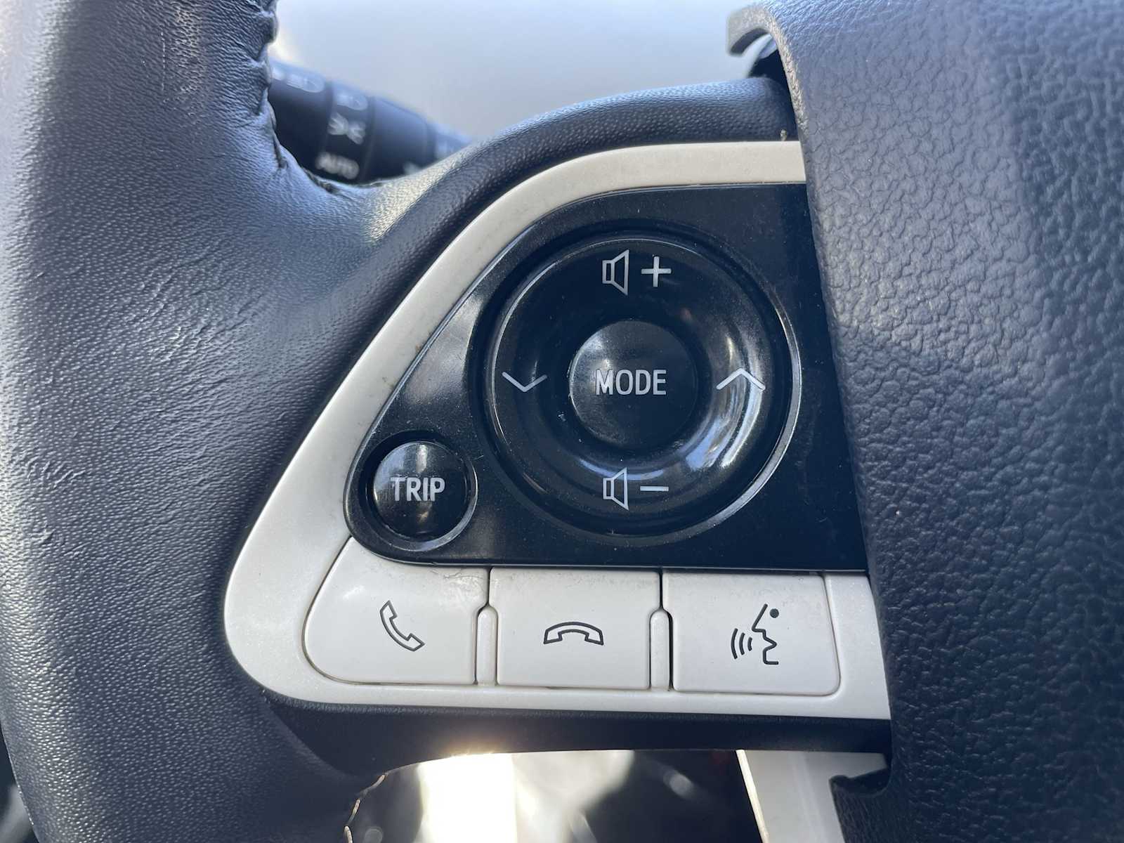 Thumbnail: 2016 Toyota Prius - 14