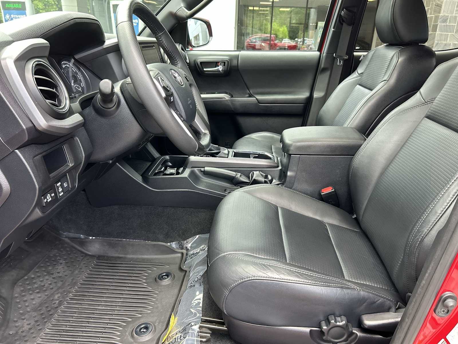 Thumbnail: 2019 Toyota Tacoma - 9