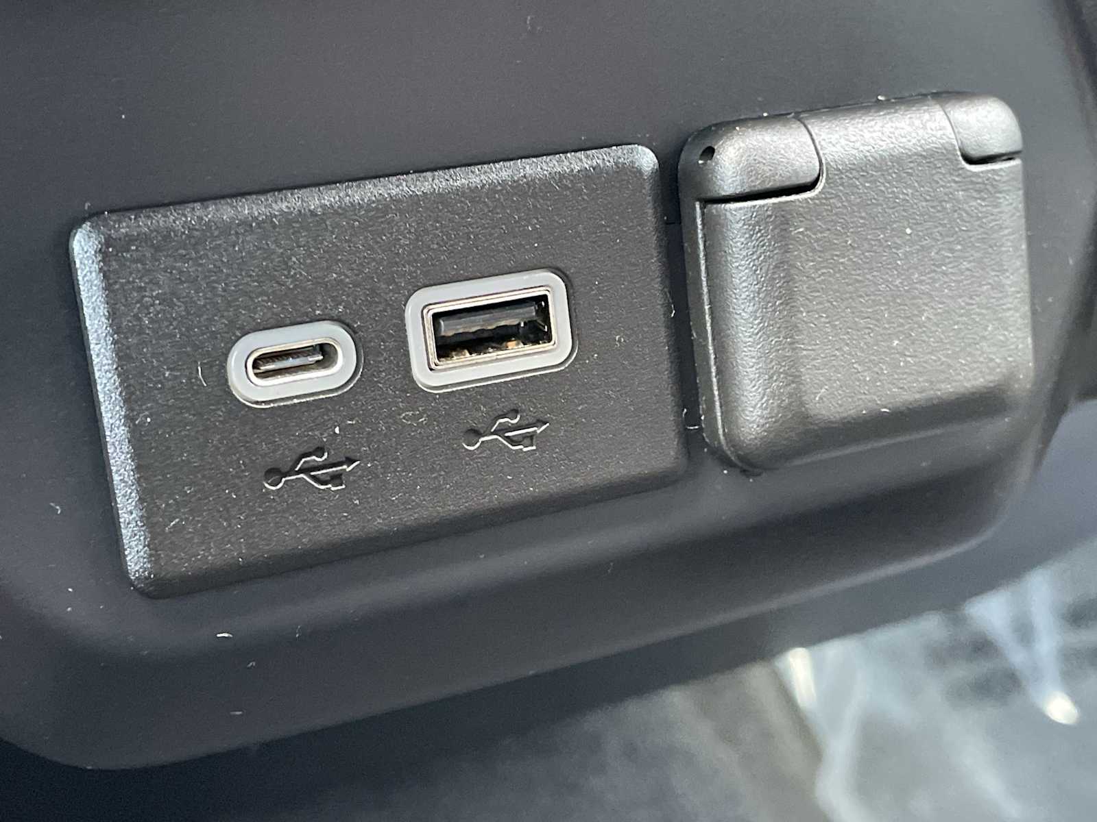 Thumbnail: 2019 Chevrolet Silverado 1500 - 23