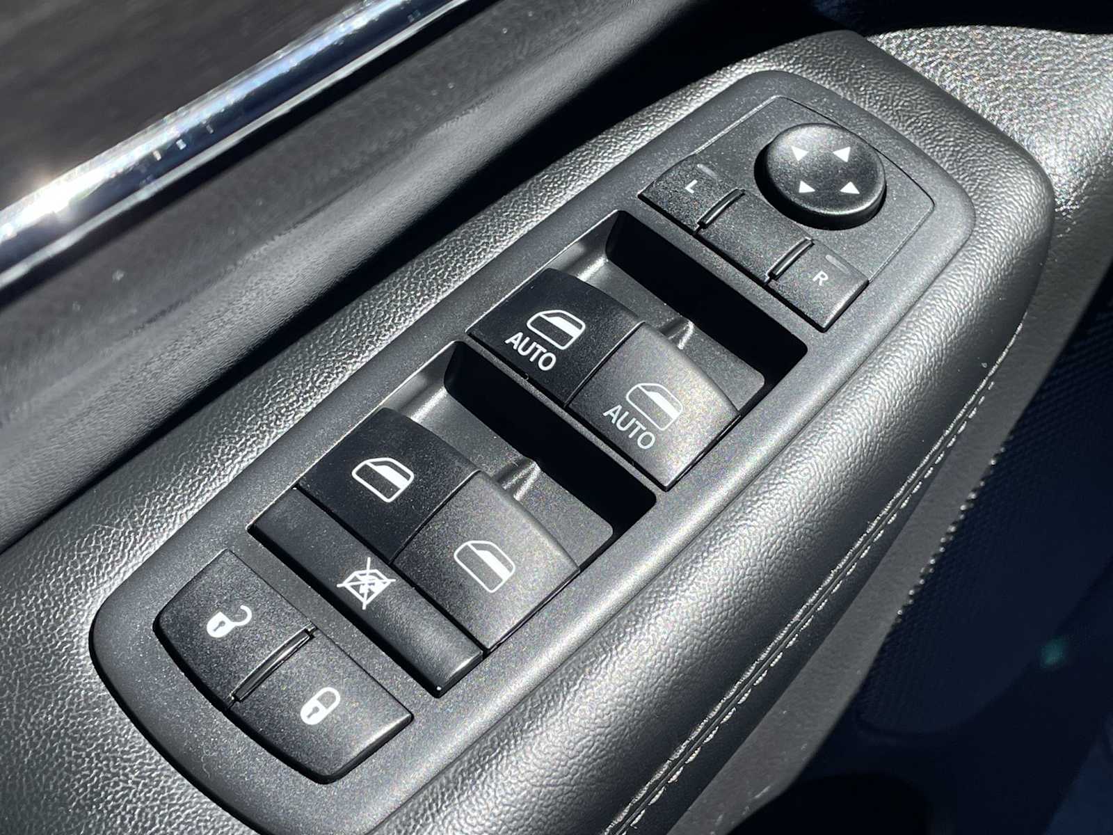 Thumbnail: 2018 Jeep Grand Cherokee - 13