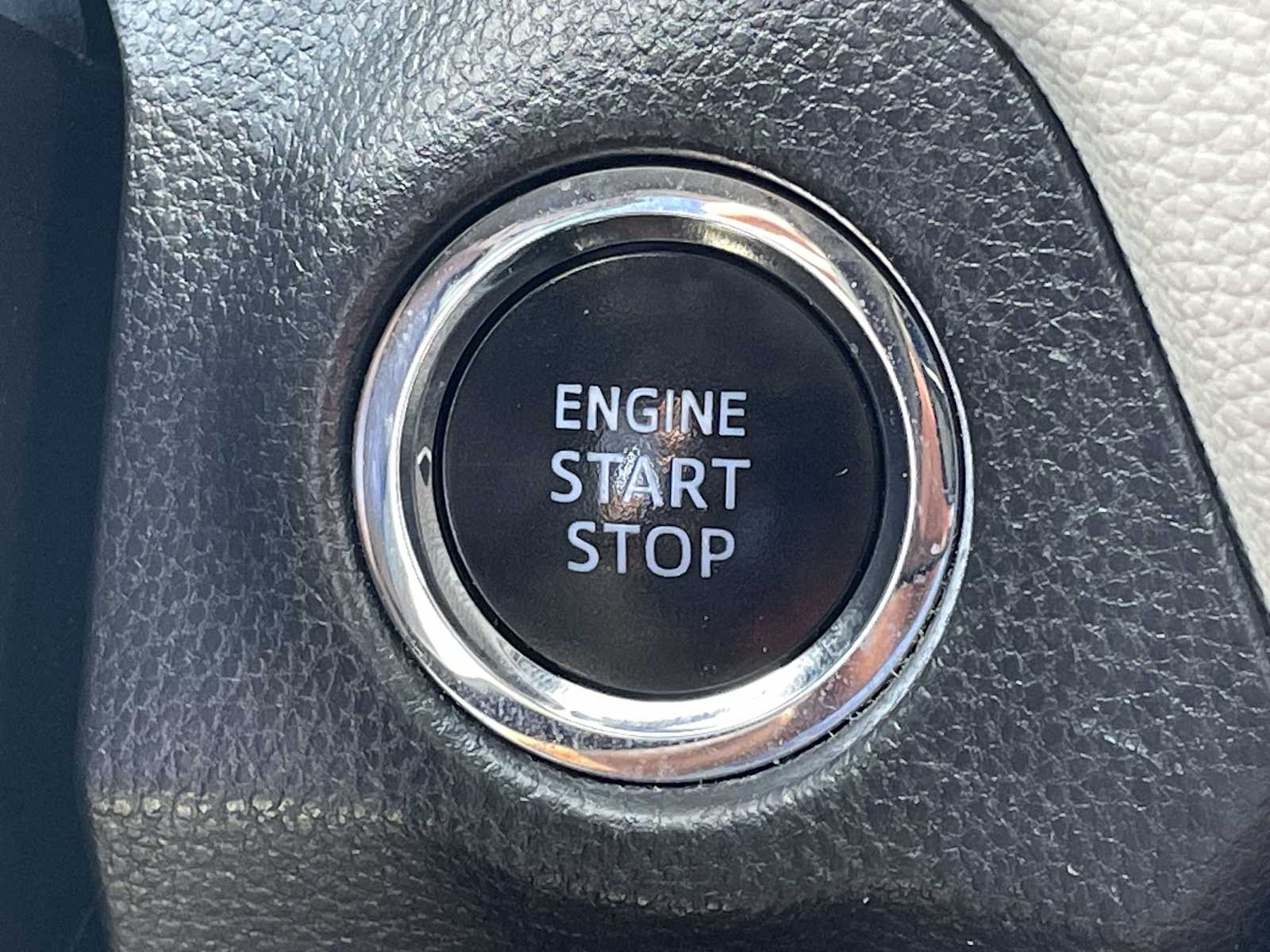 Thumbnail: 2019 Toyota RAV4 - 21