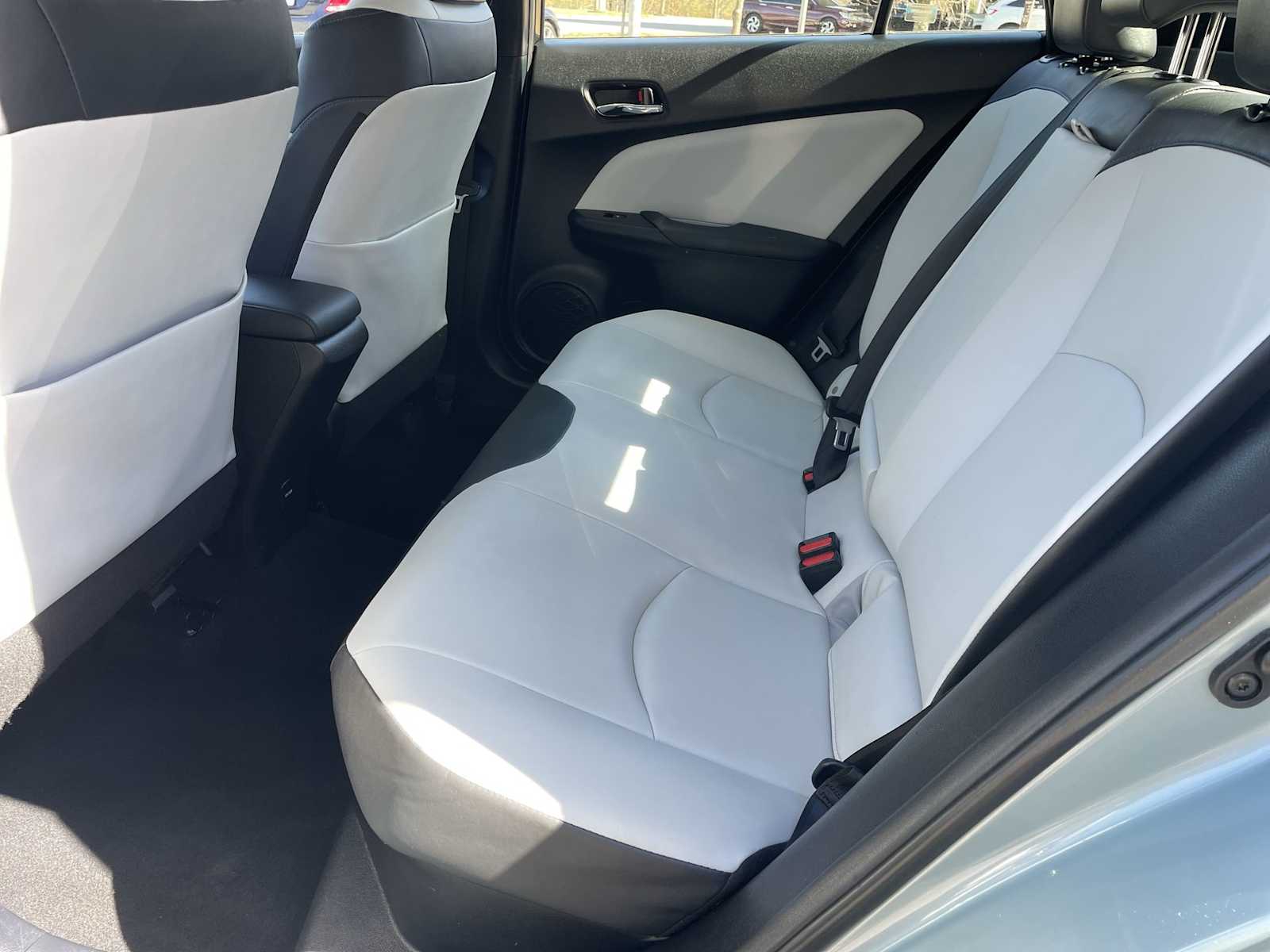 Thumbnail: 2016 Toyota Prius - 9