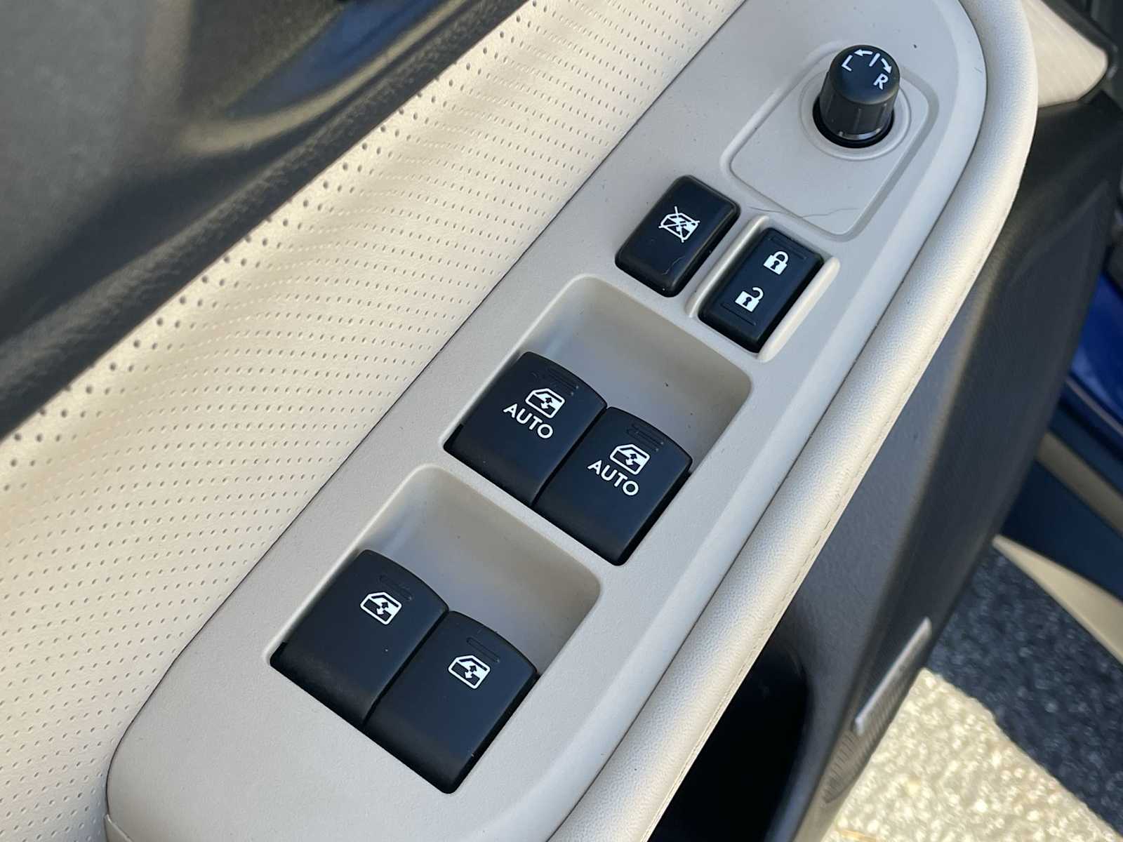 Thumbnail: 2015 Subaru Outback - 24